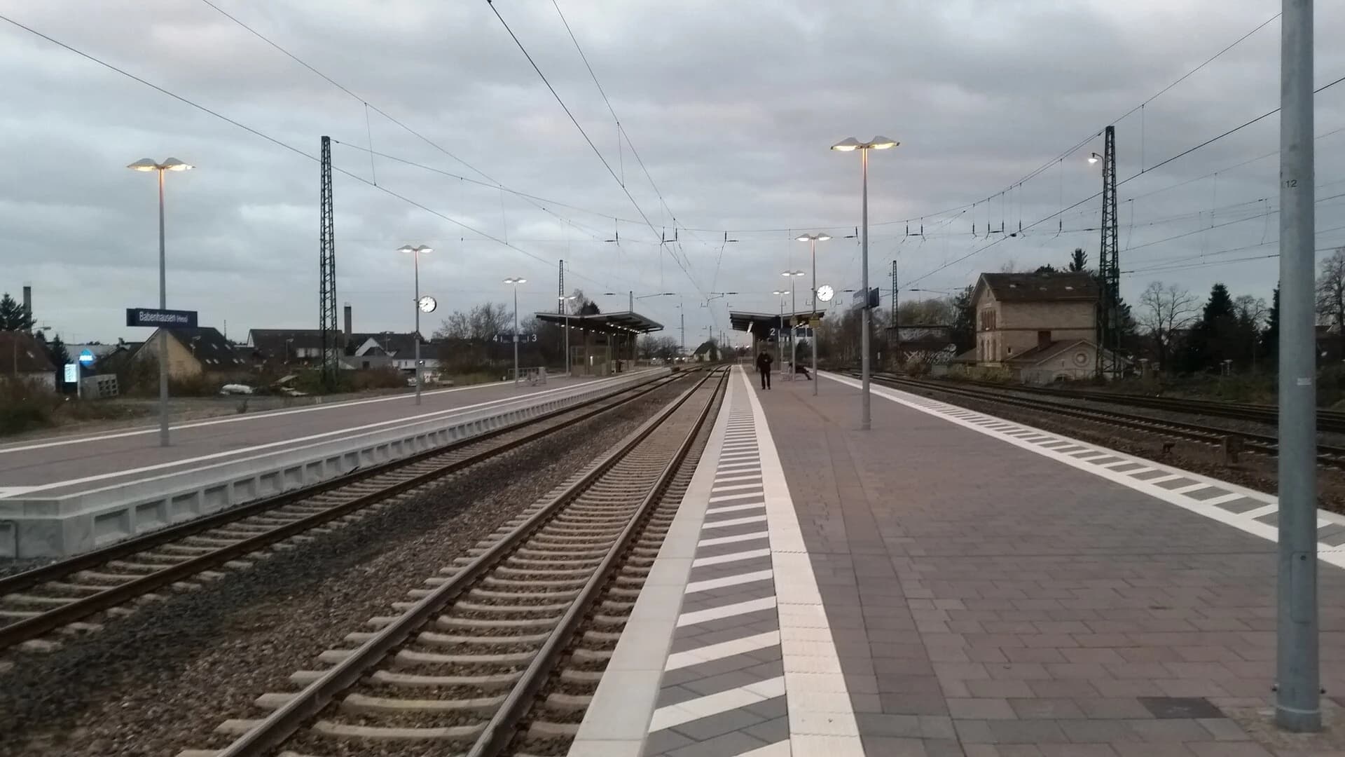 Bahnsteig am Bahnhof in Babenhausen