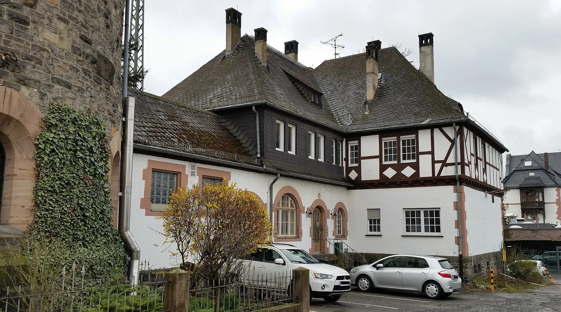 Denkmalgeschütztes Betriebsgebäude am Bahnhof Bad Homburg