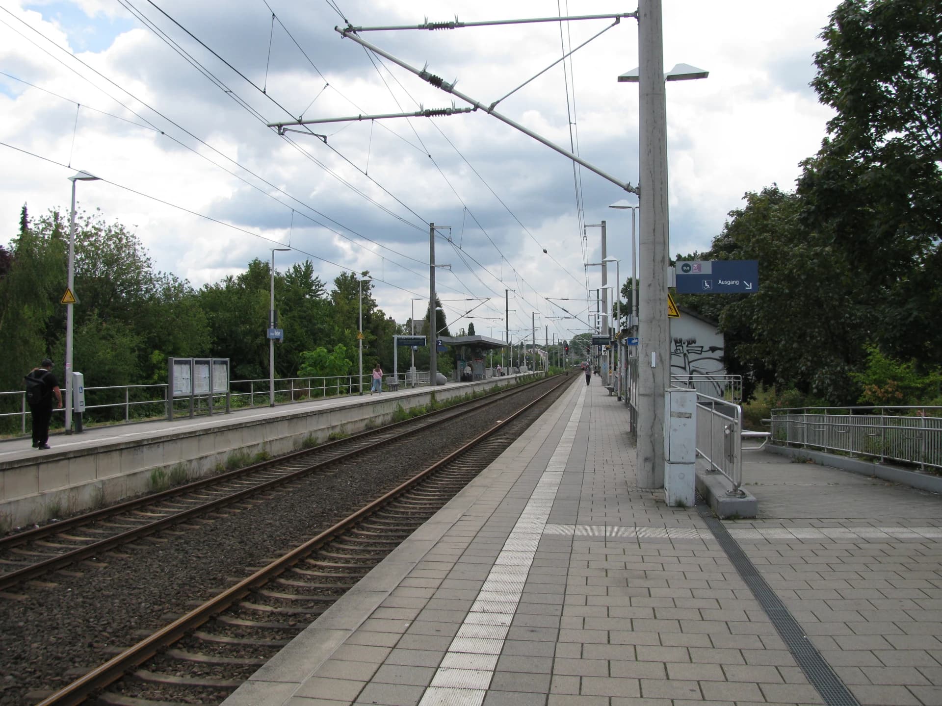 Bahnsteig am Haltepunkt Offenbach-Bieber