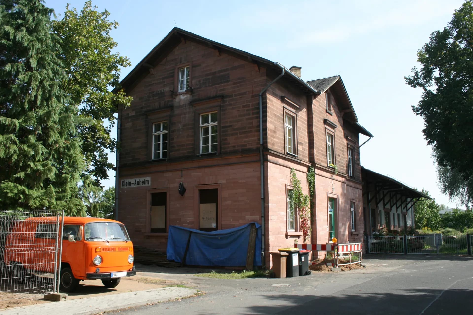 Empfangsgebäude des Bahnhofs Hanau-Klein-Auheim