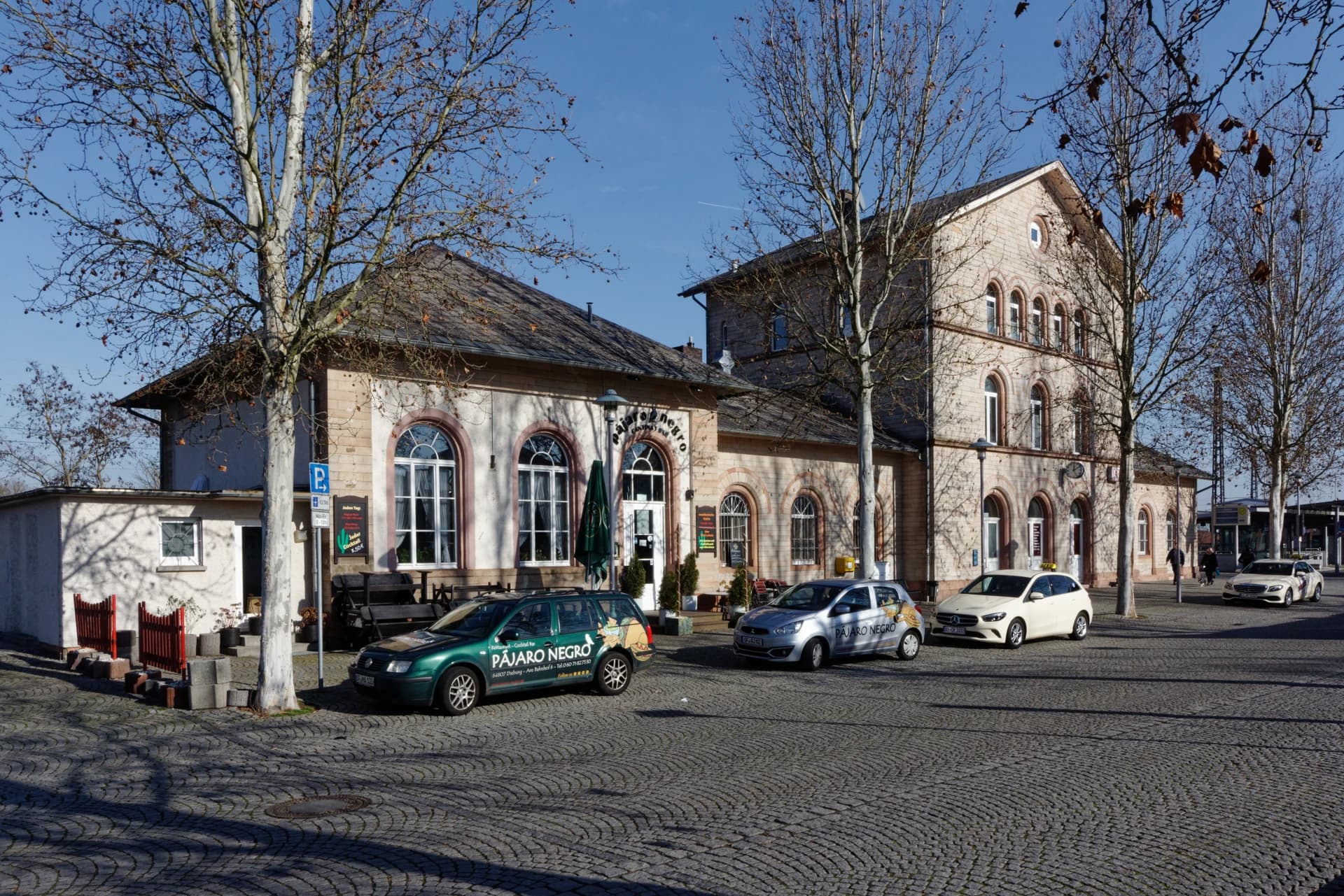 Empfangsgebäude des Bahnhofs in Dieburg