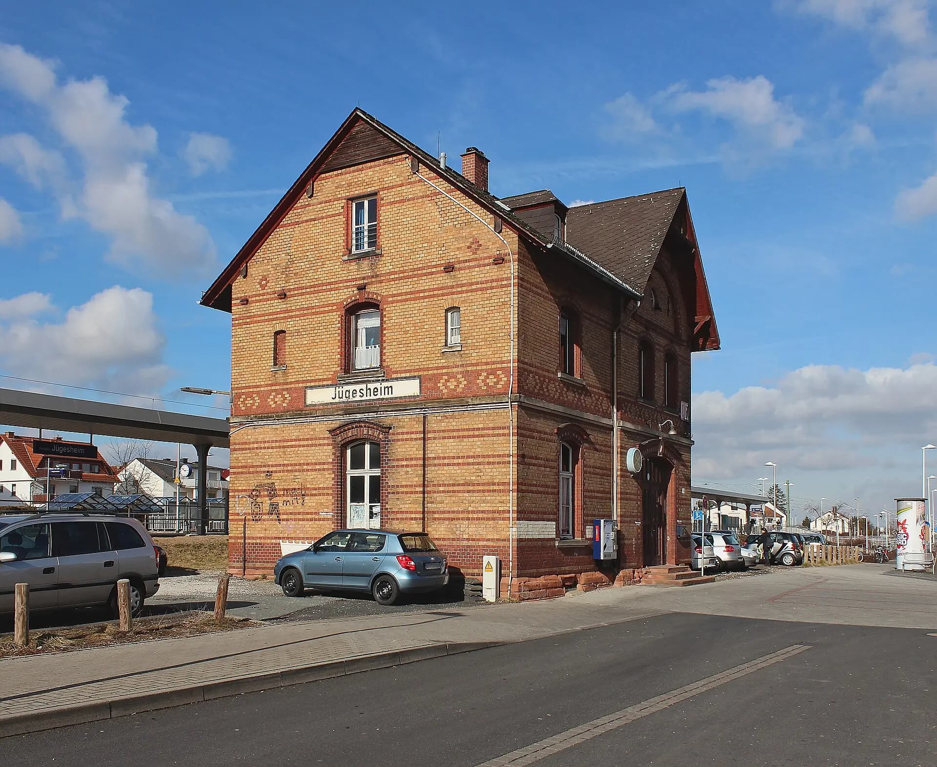 Bahnhof von Rodgau-Jügesheim von der Gleisseite