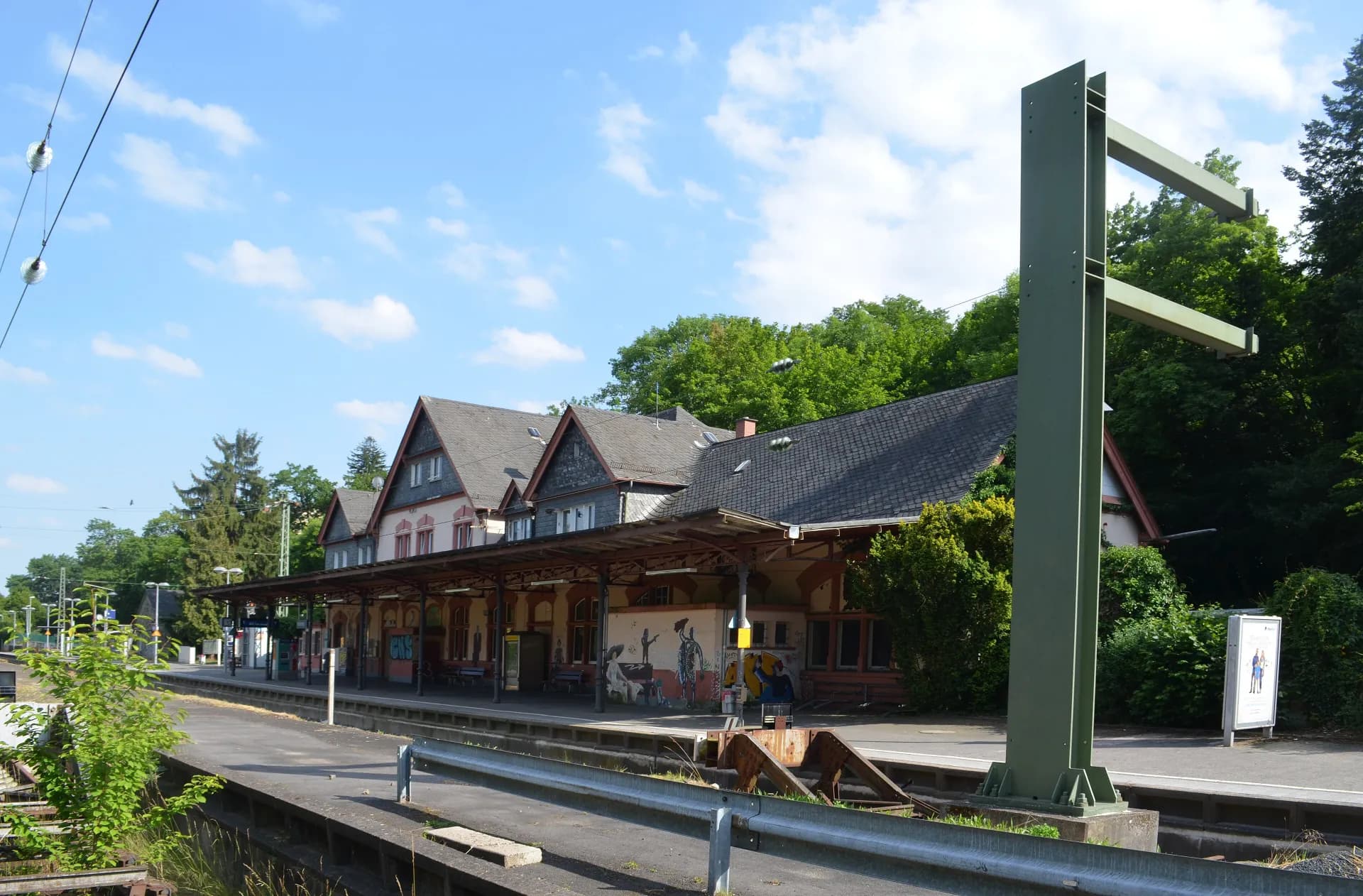 Bahnhof von Kronberg im Taunus mit Bahnsteig