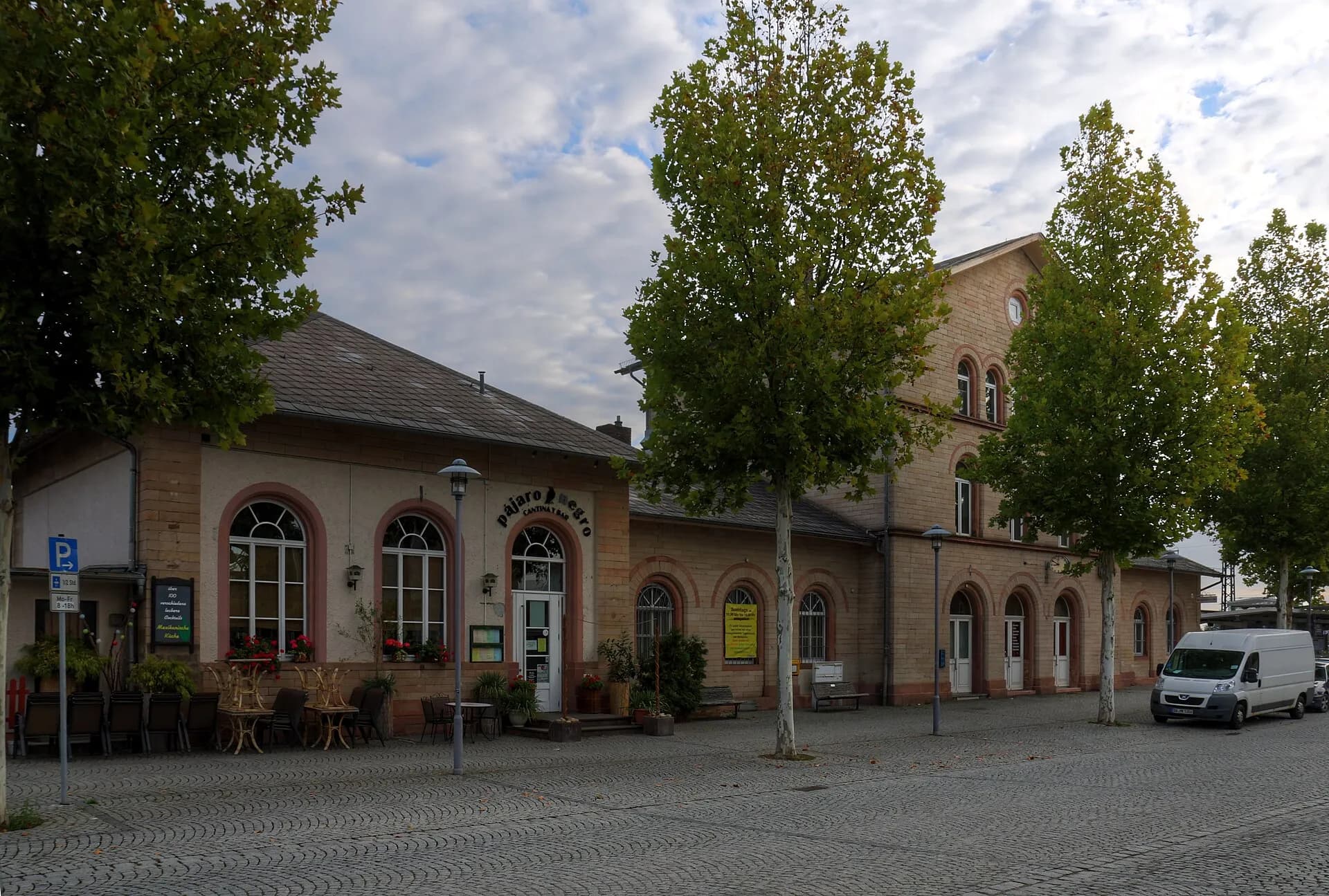 Nebengebäude am Bahnhof in Dieburg
