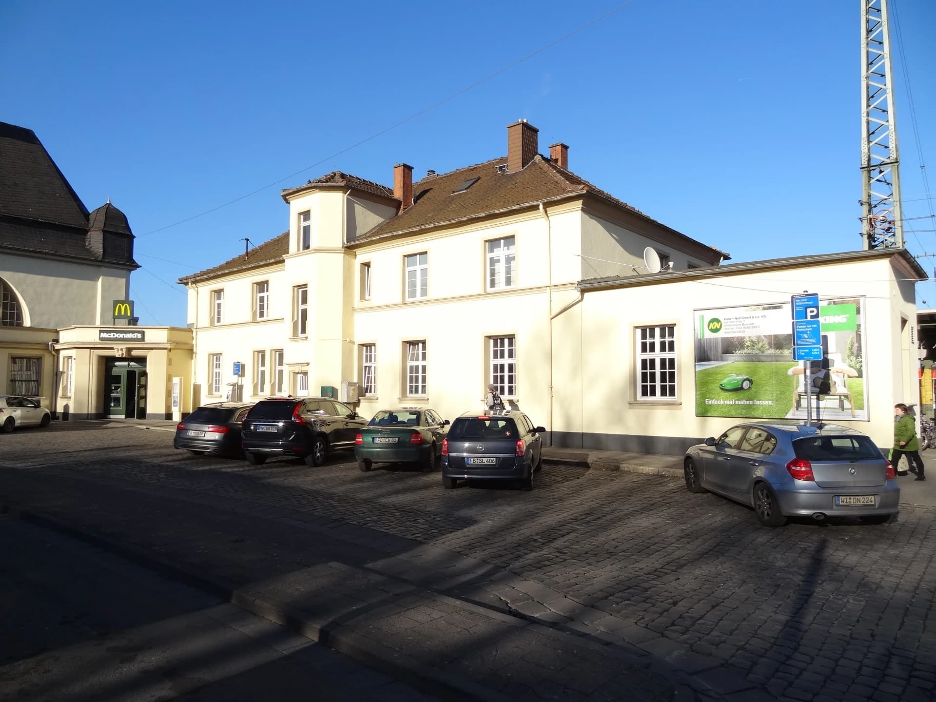 Nebengebäude am Bahnhof in Friedberg (Hessen)