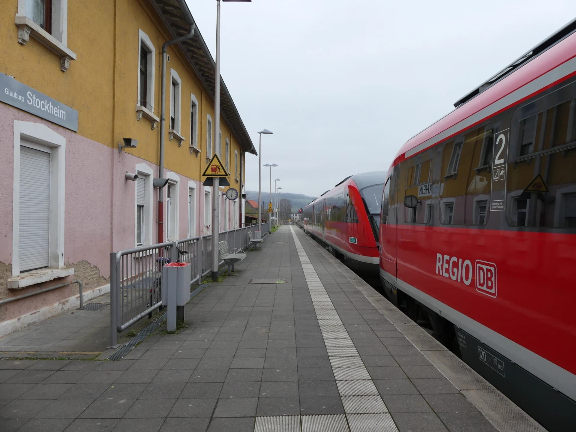 Bahnsteig am Bahnhof Glauburg-Stockheim