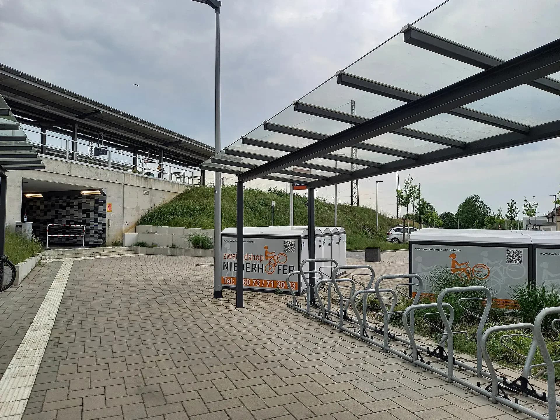 Fahrradabstellanlage am Südzugang des Bahnhofs in Babenhausen