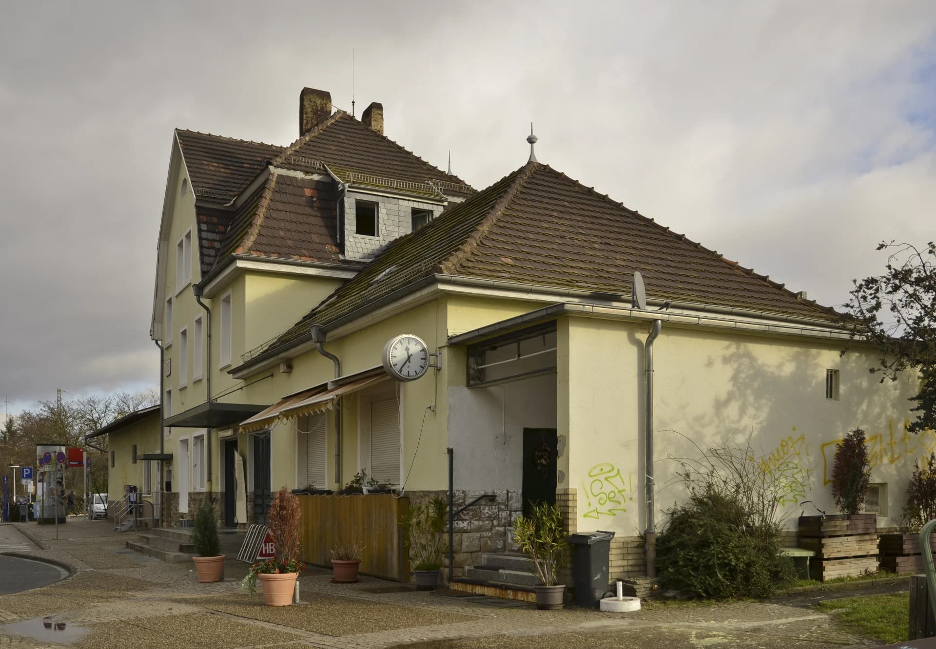 Empfangsgebäude des Bahnhofs Walldorf in Mörfelden-Walldorf