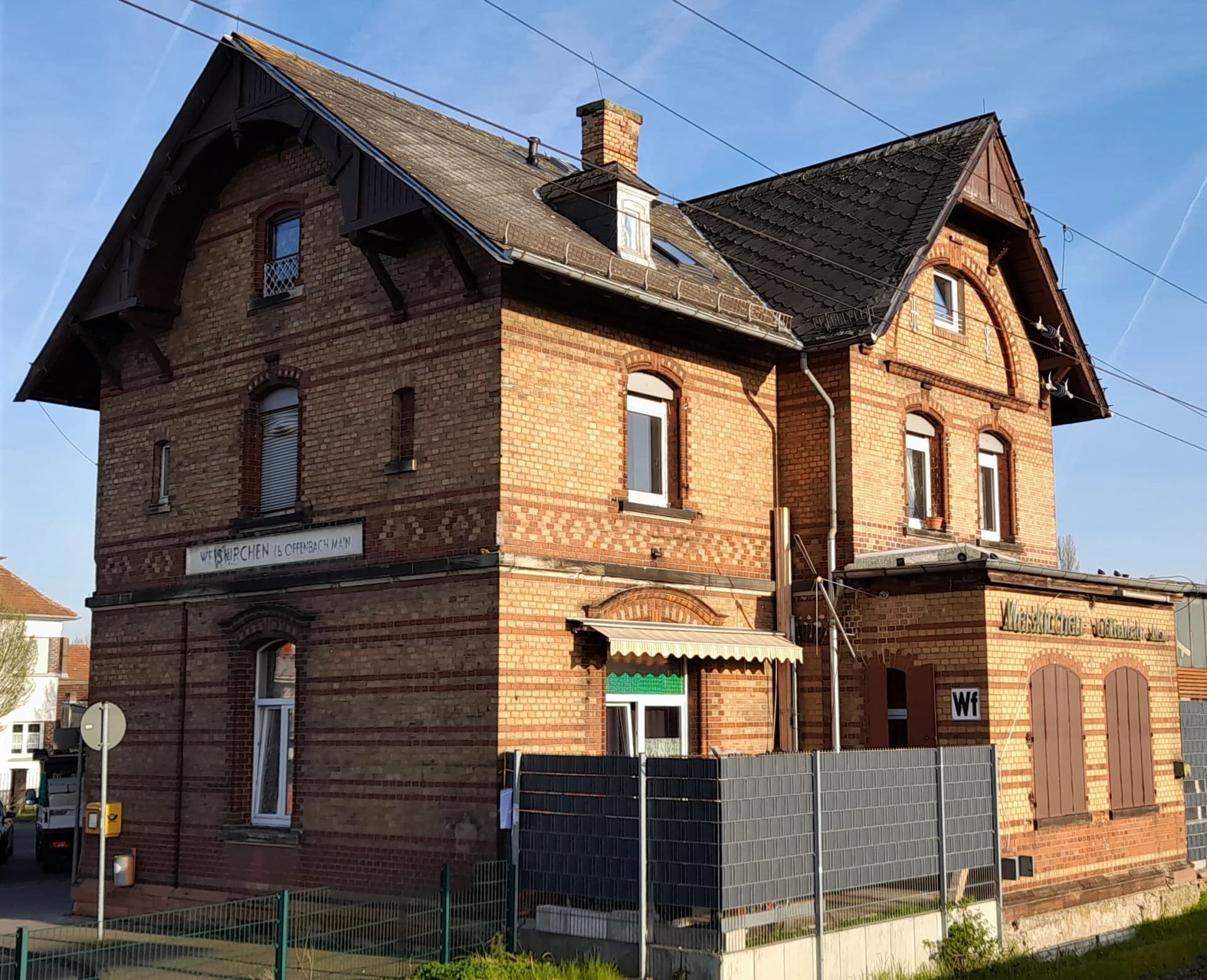 Bahnhofsgebäude in Rodgau-Weiskirchen