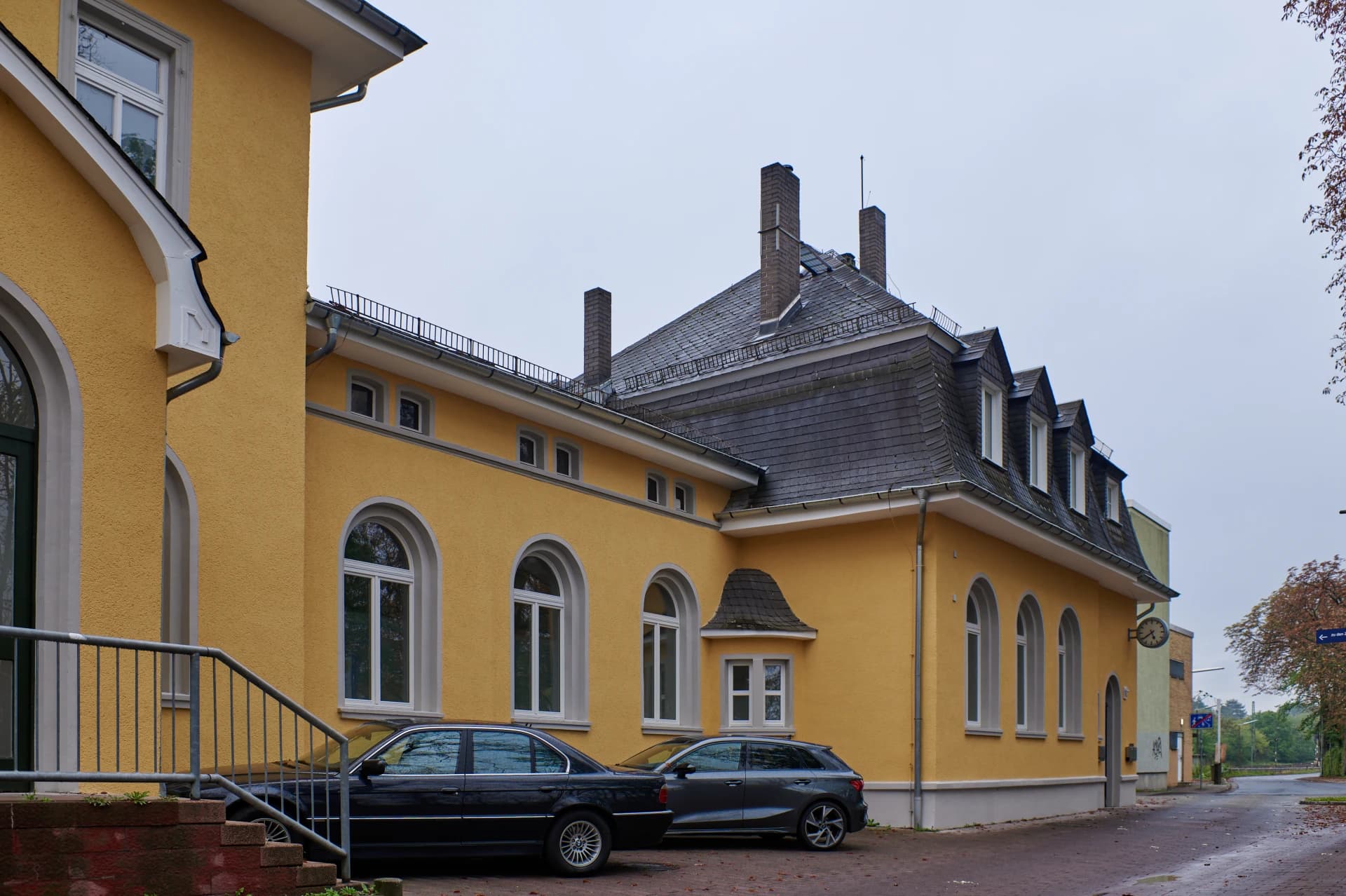 Empfangsgebäude des Bahnhofs Nidderau im Stadtteil Heldenbergen