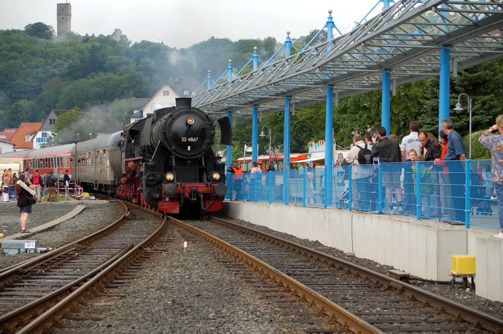 Zugeinfahrt beim Bahnhofsfest in Königstein im Taunus
