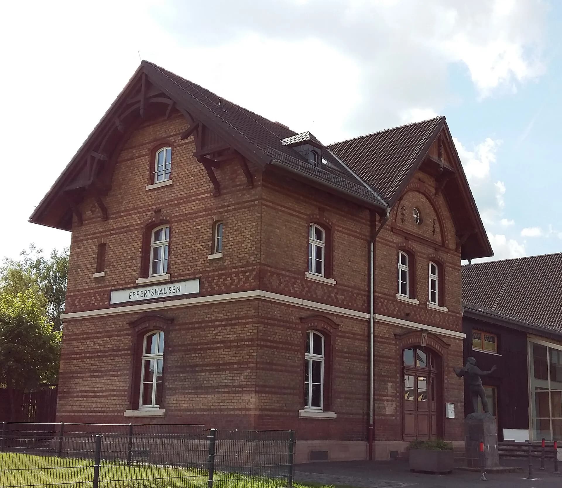 Historisches Bahnhofsgebäude in Eppertshausen