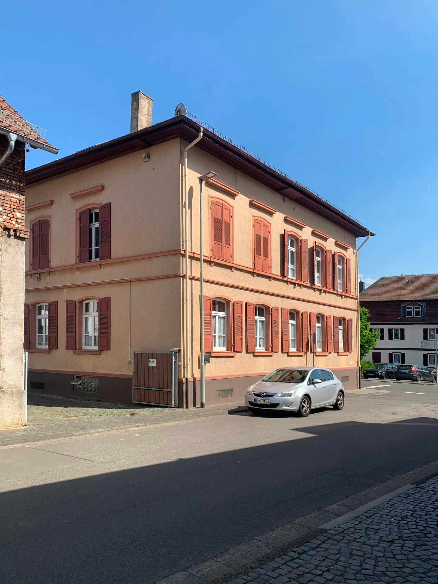 Wohnhaus in der Bahnhofstraße 1 in Nieder-Wöllstadt