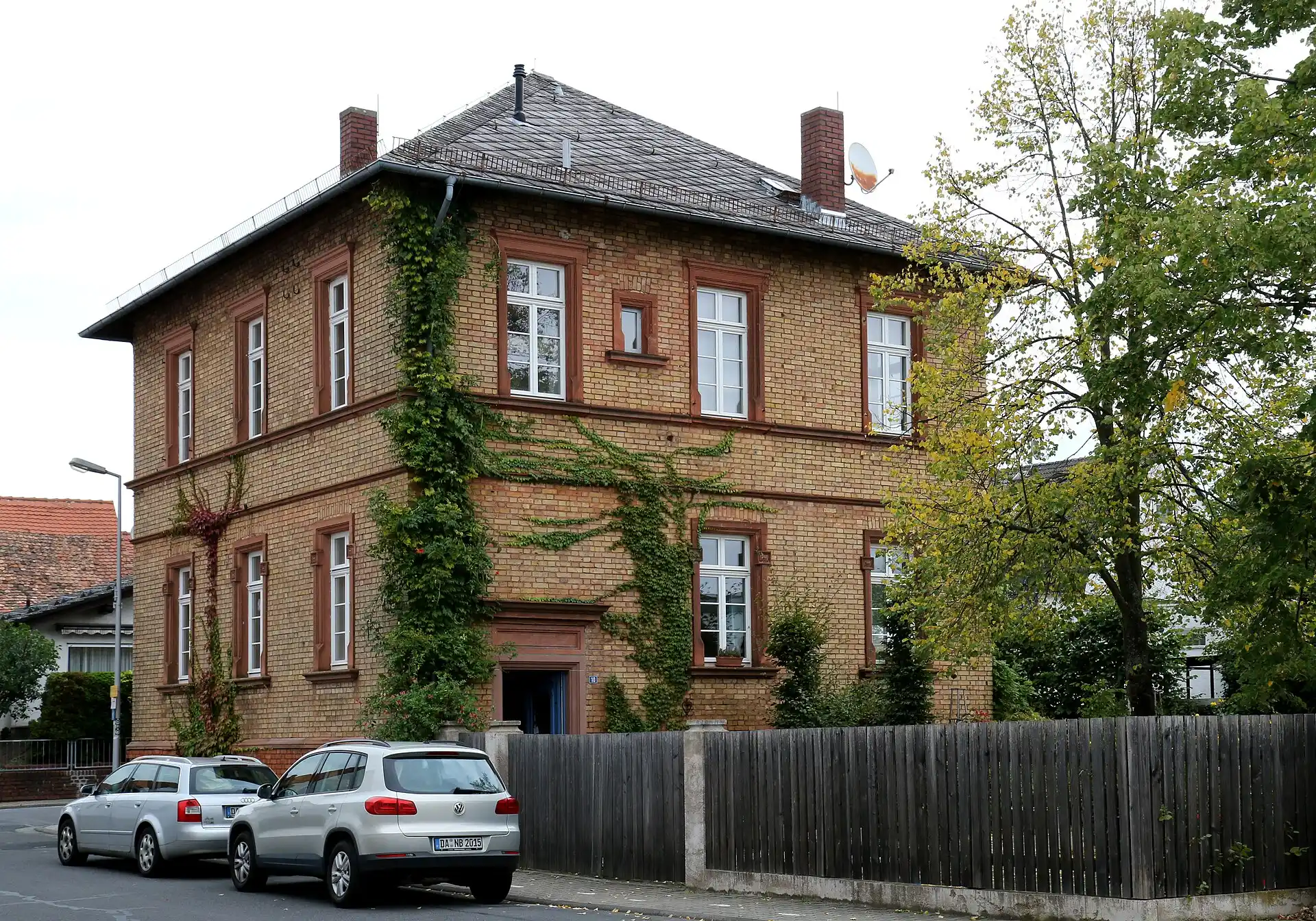 Ehemaliges Schulgebäude in der Bahnhofstraße in Messel