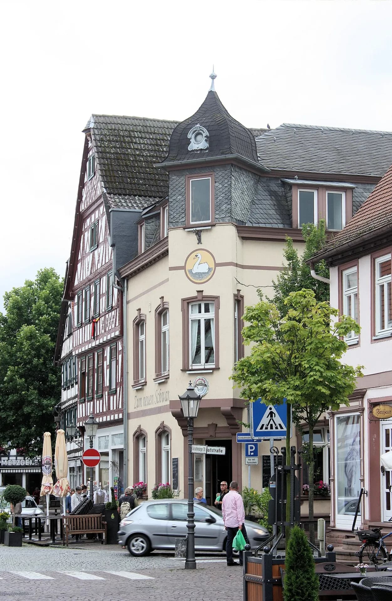 Bahnhofstraße 2 mit Uhrentürmchen in Seligenstadt