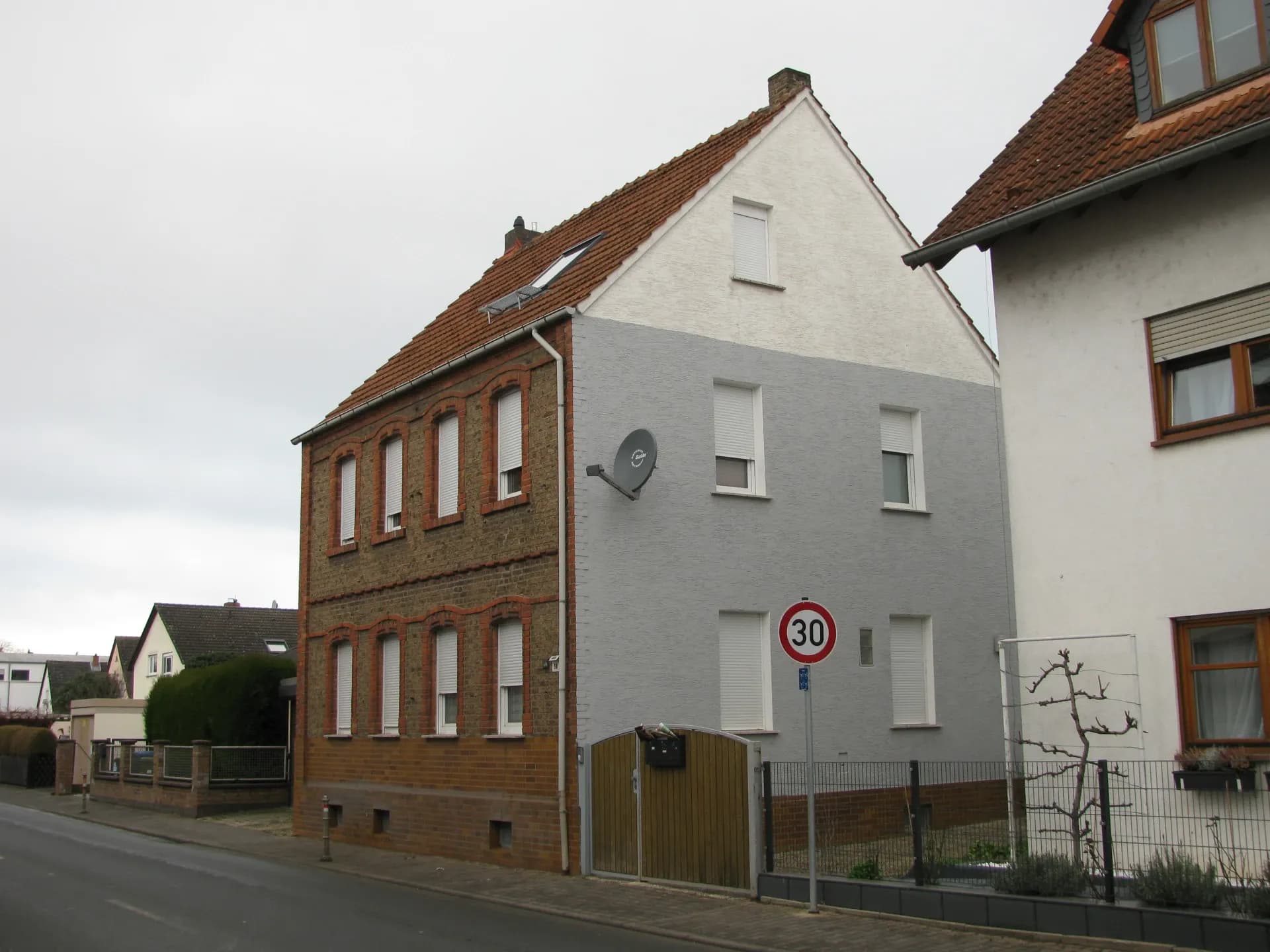 Wohnhaus in der Bahnhofstraße in Eddersheim