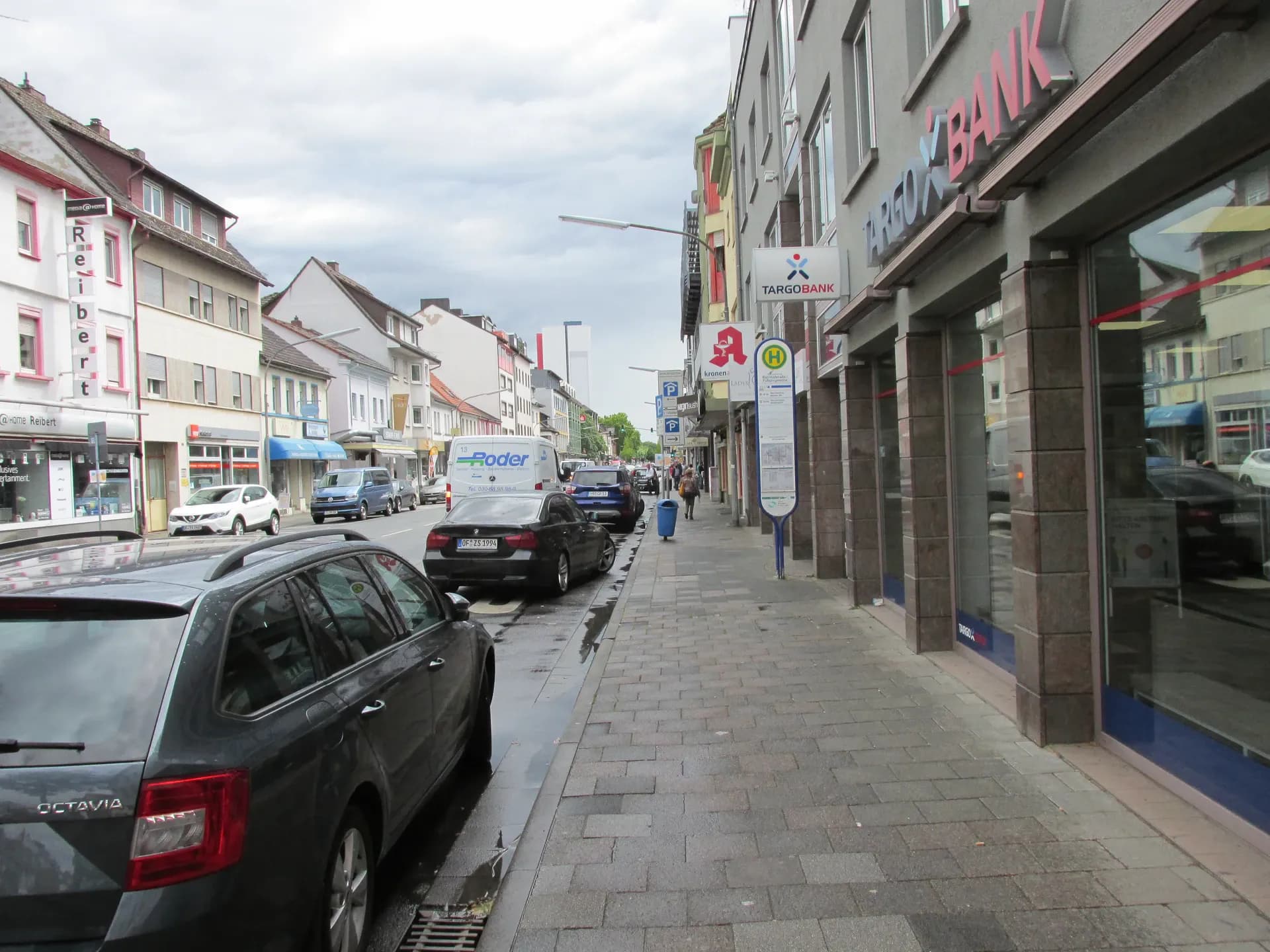 Bahnhofstraße mit Fußgängerzone in Neu-Isenburg