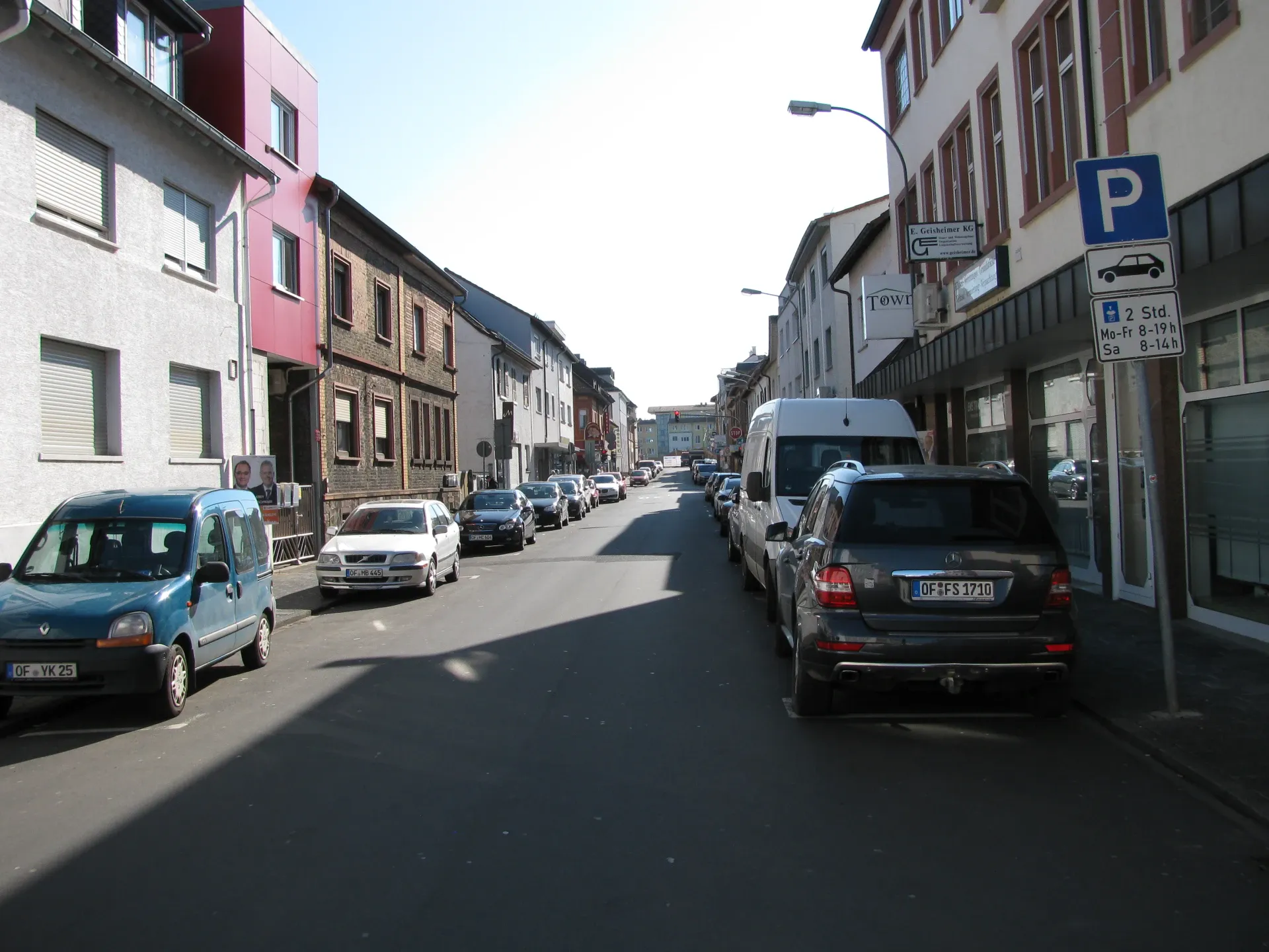 Ortsdurchfahrt an der Bahnhofstraße in Mühlheim am Main