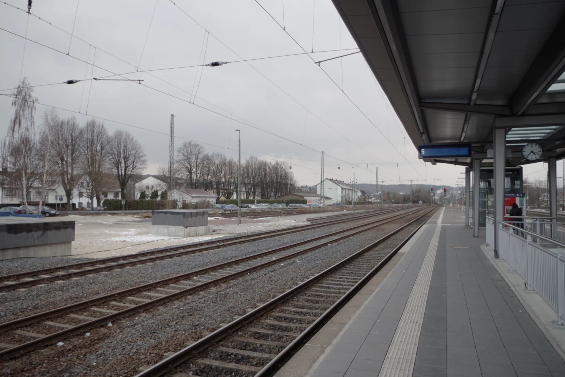 Bahnsteig an Gleis 5 im Bahnhof Bad Vilbel