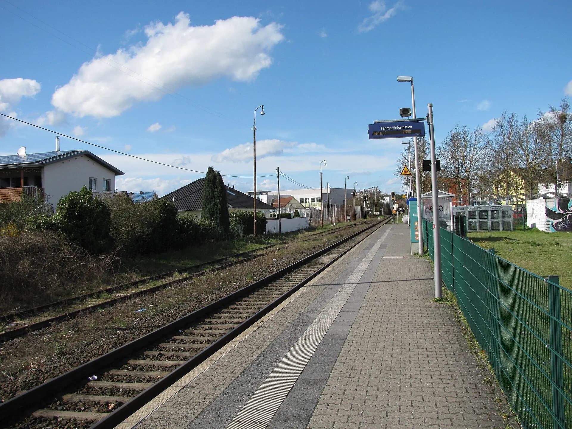 Bahnsteig am Bahnhof Eppertshausen
