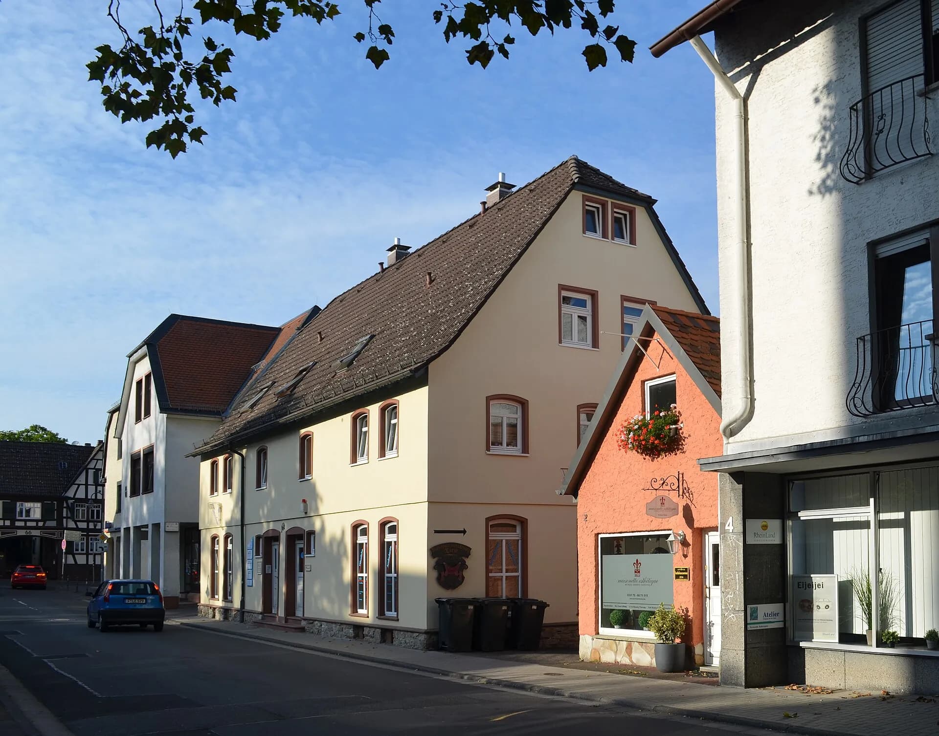 Straßenzug an der Bahnstraße in Friedrichsdorf