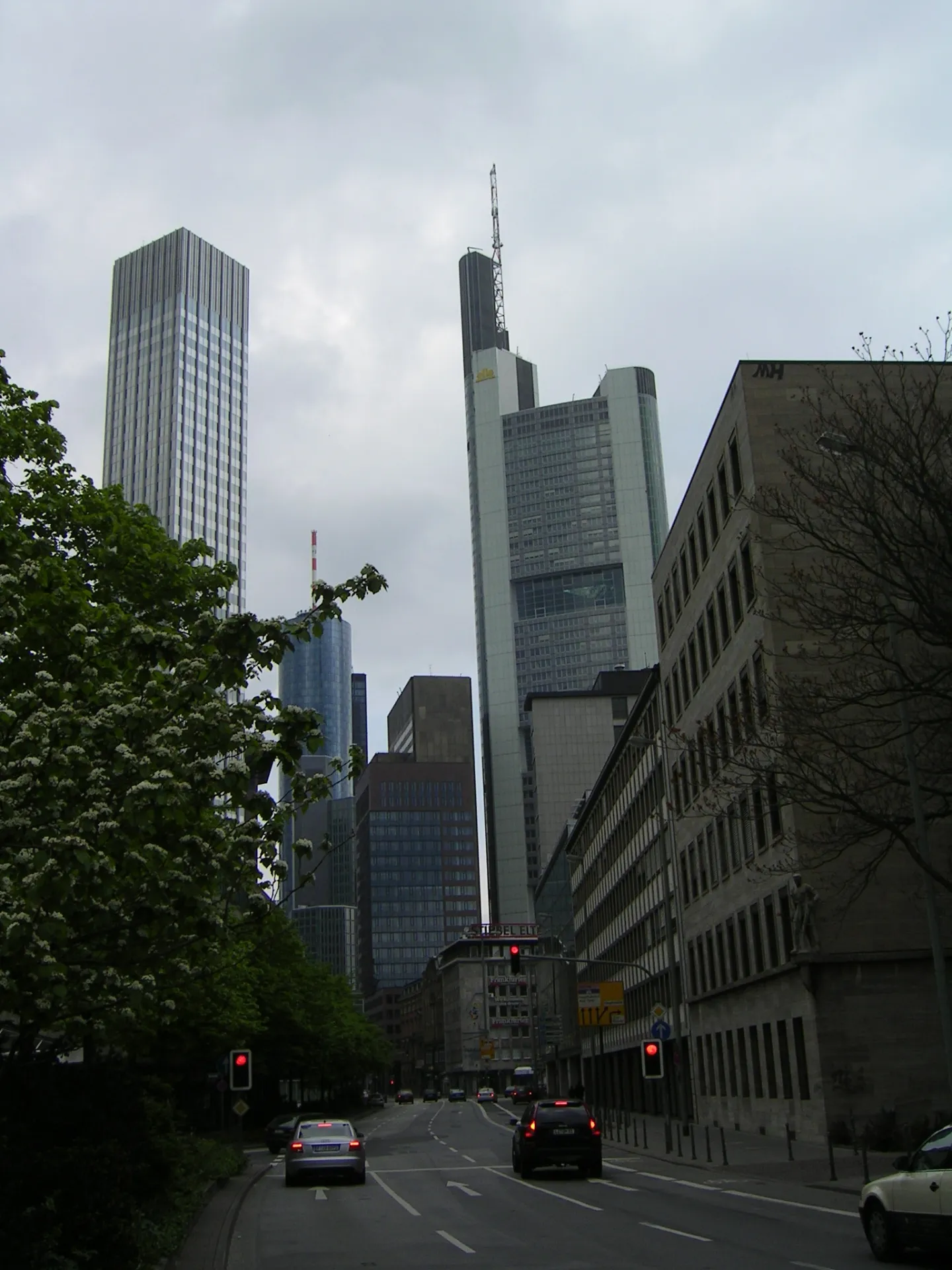 Straßenschlucht im Frankfurter Bankenviertel