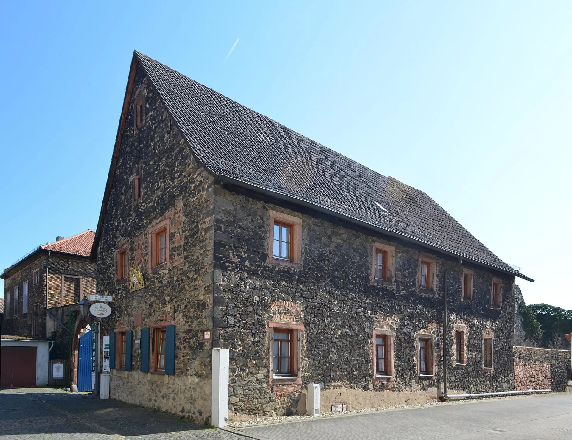 Basaltbau in der Brauhausstraße in Hanau-Steinheim