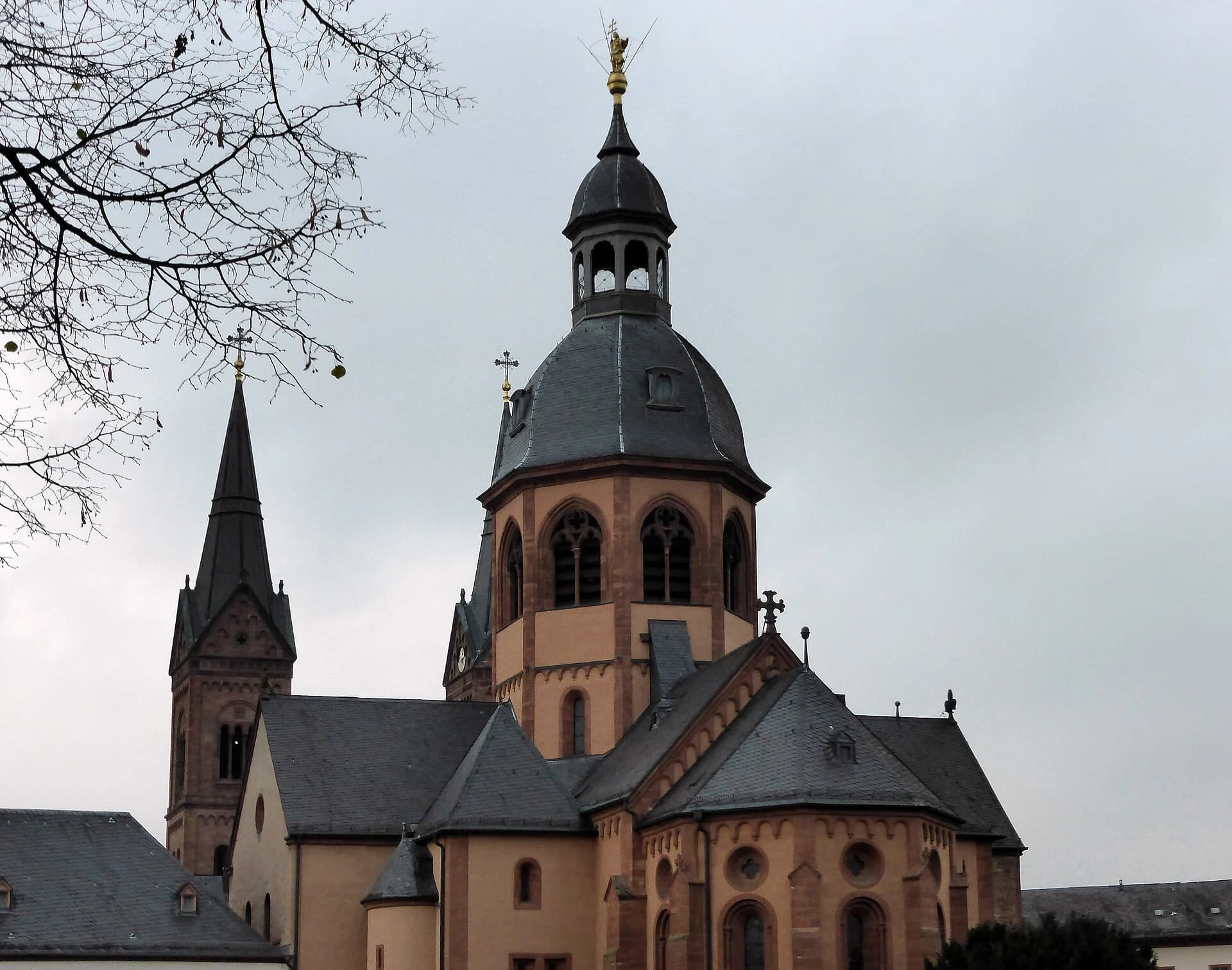 Vierungsturm der Einhardbasilika in Seligenstadt