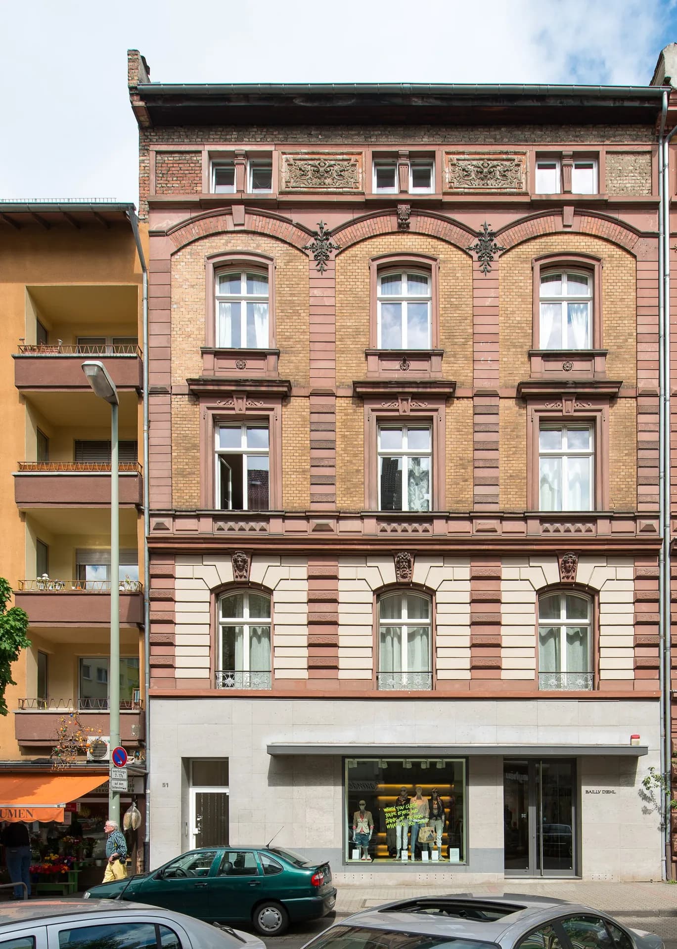 Backsteinfassade der Gründerzeit an der Berger Straße im Frankfurter Nordend