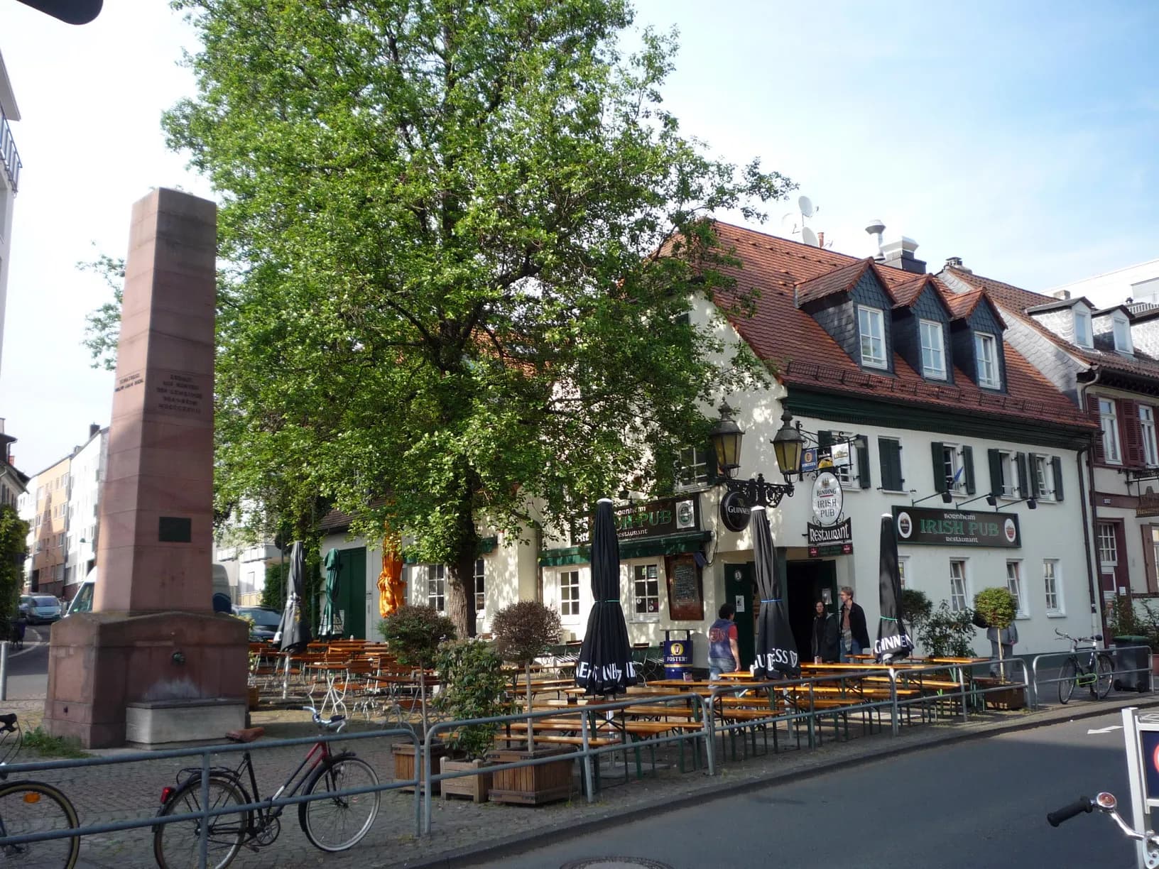 Berger Straße am Hohen Brunnen in Frankfurt Bornheim
