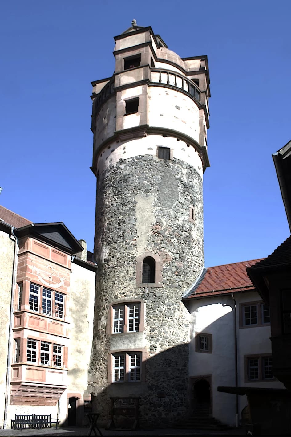 Bergfried der Burg Ronneburg in Ronneburg