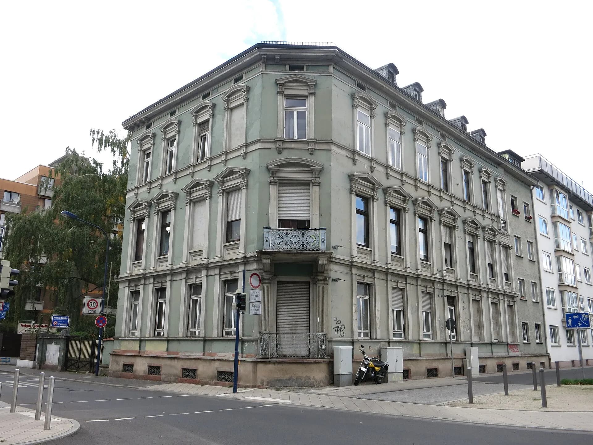 Eckhaus Bettinastraße 1 in Offenbach