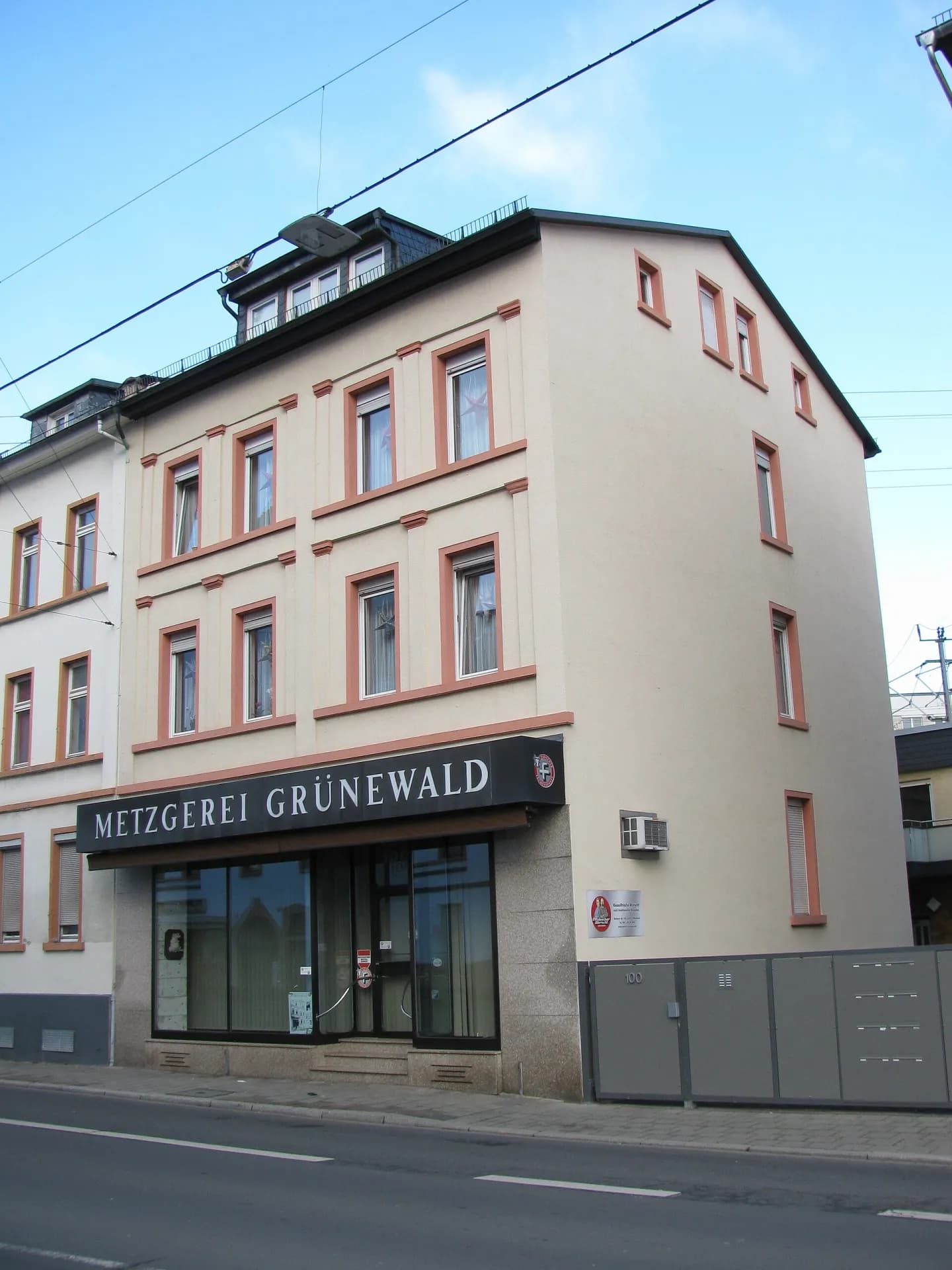 Wohn- und Geschäftshaus Bieberer Straße 100 in Offenbach-Lindenfeld