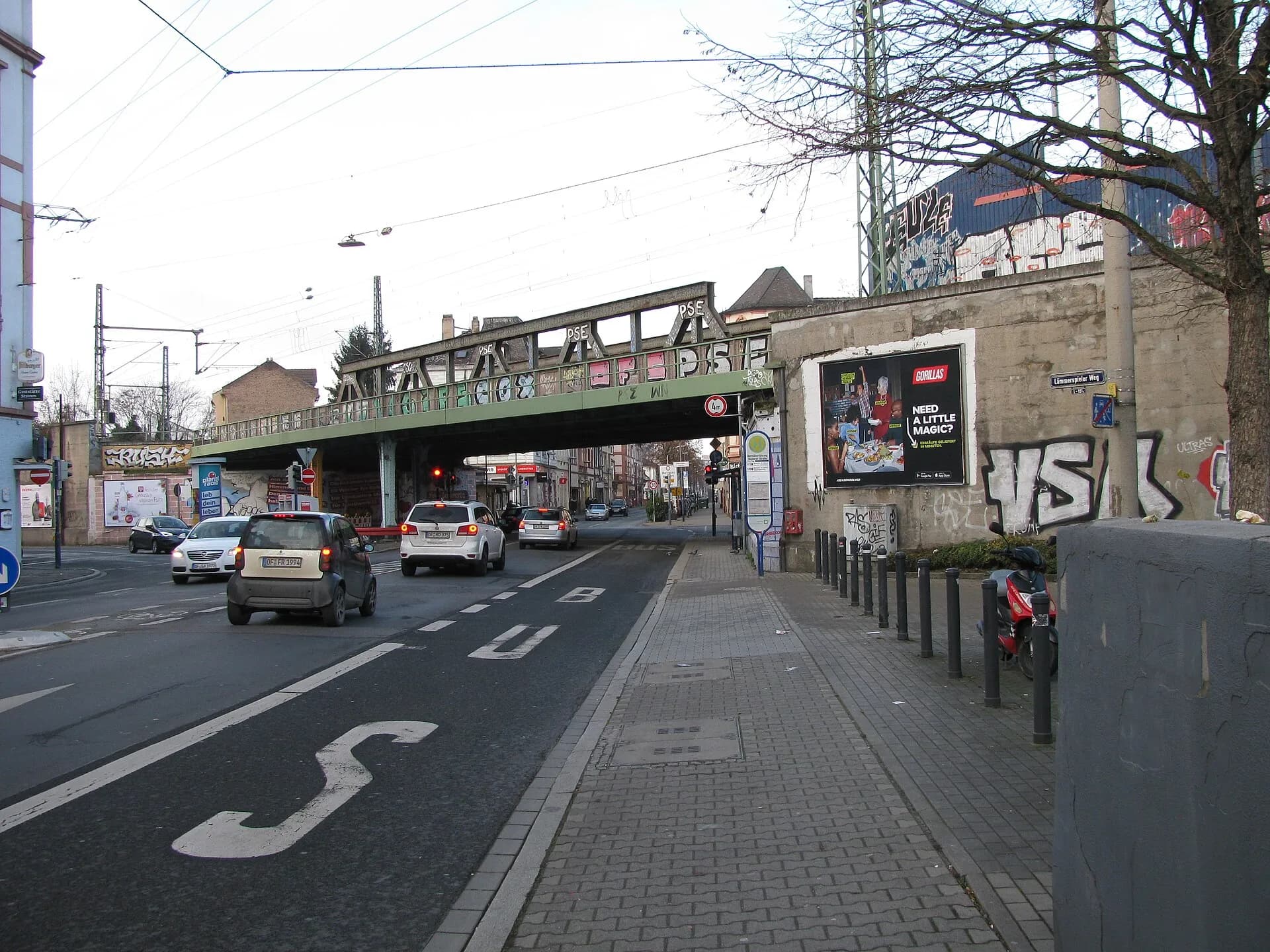 Bahnüberführung über die Bieberer Straße in Offenbach-Lindenfeld