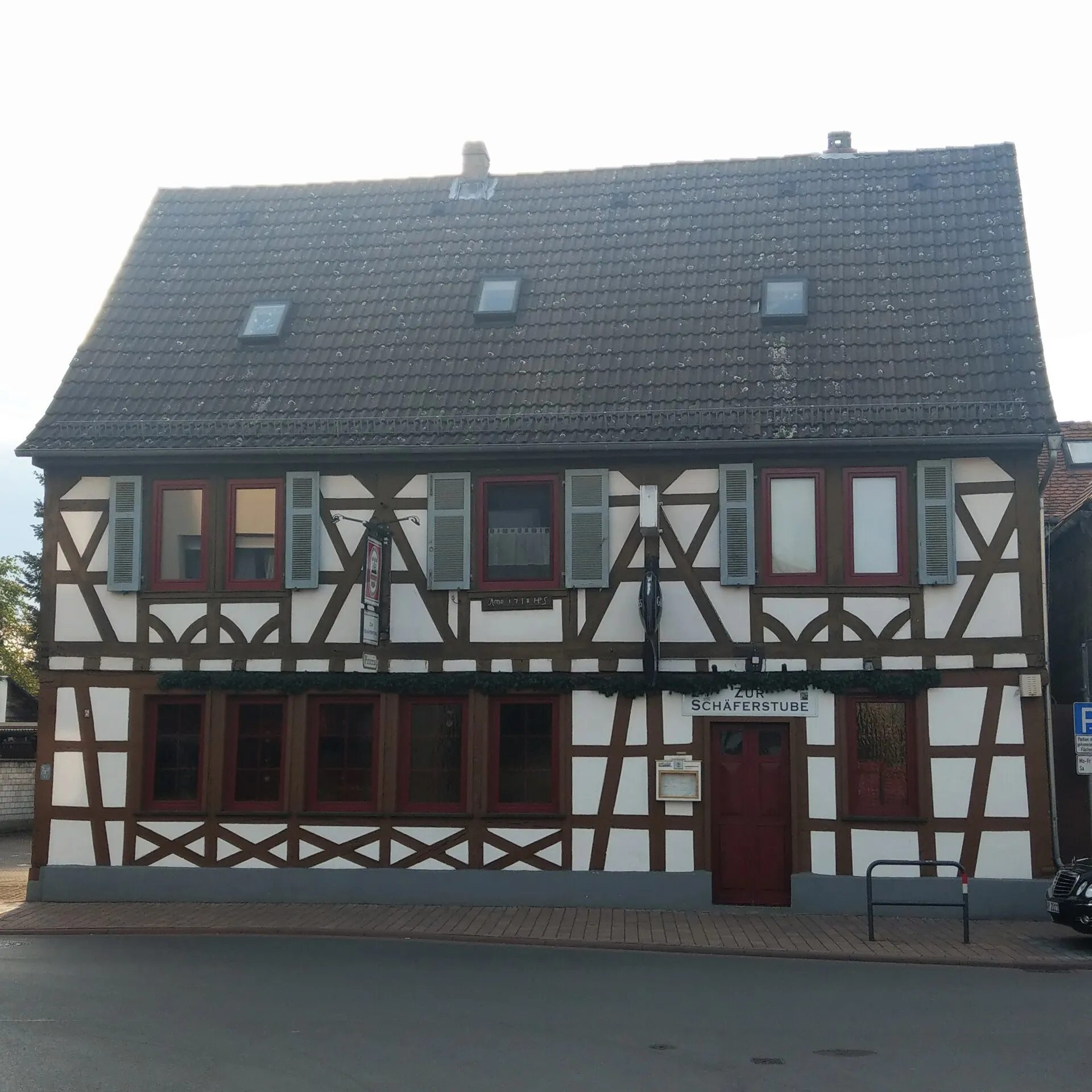 Fachwerkhaus der Gaststätte Zur Schäferstube in der Schäfergasse 3 in Maintal-Bischofsheim