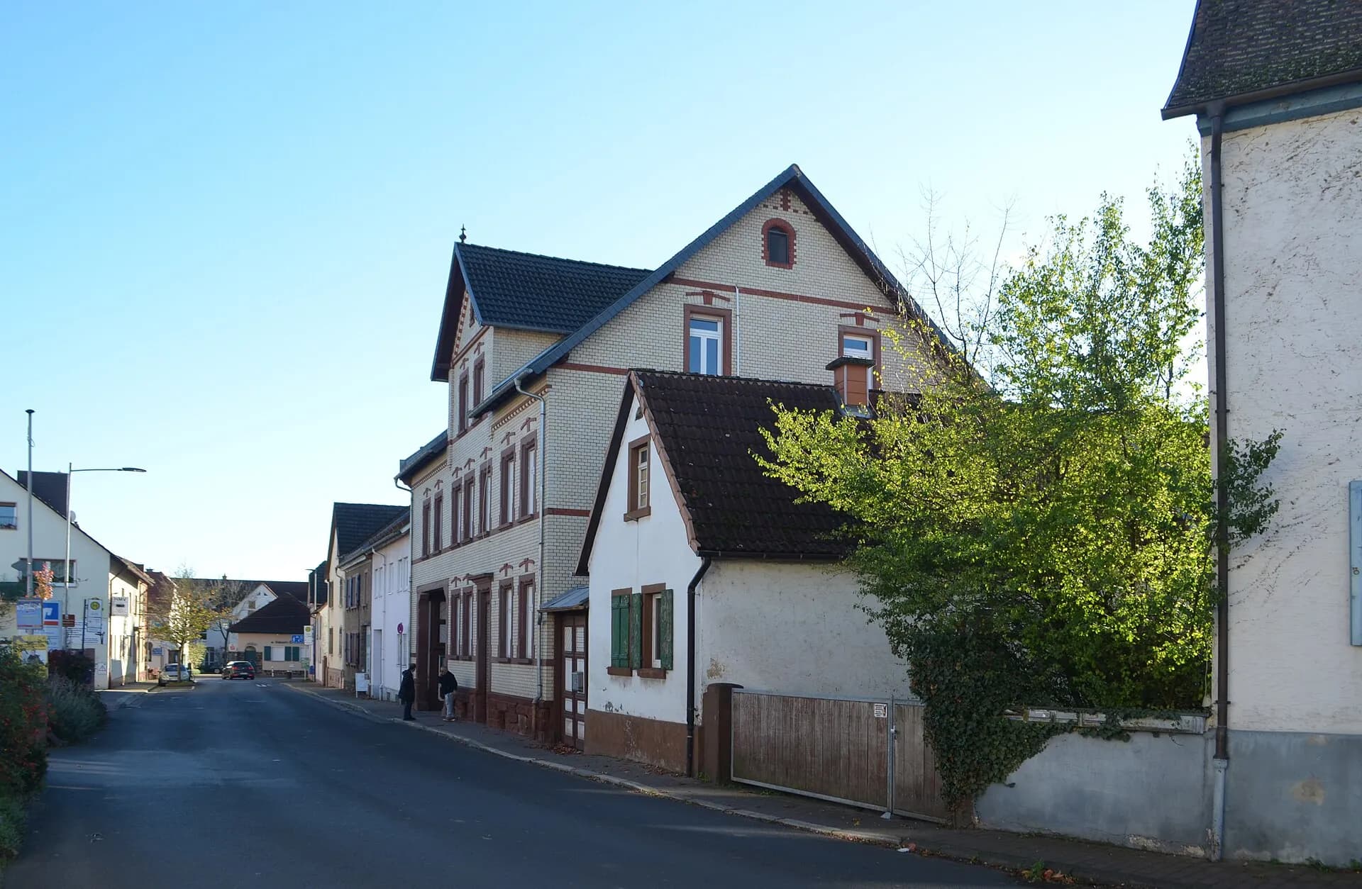 Straßenzug der Bischofsheimer Straße in Maintal-Hochstadt