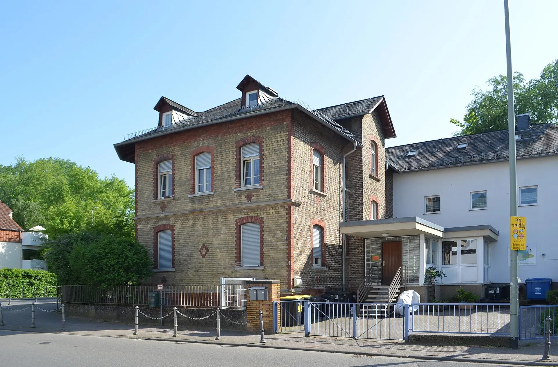 Denkmalgeschütztes Backsteinhaus in der Bleichstraße 1 in Kriftel
