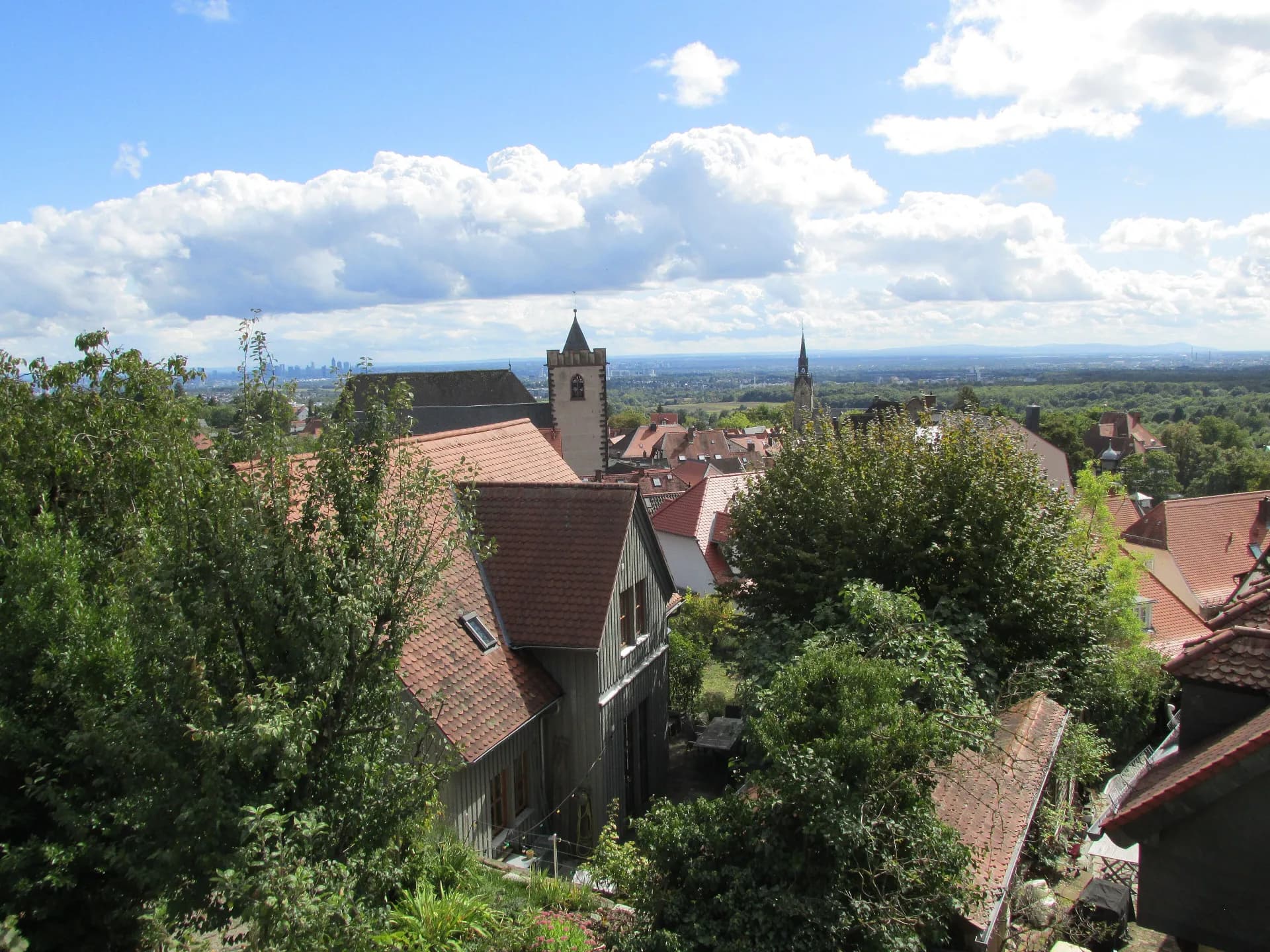 Blick über die Dächer der Kronberger Altstadt