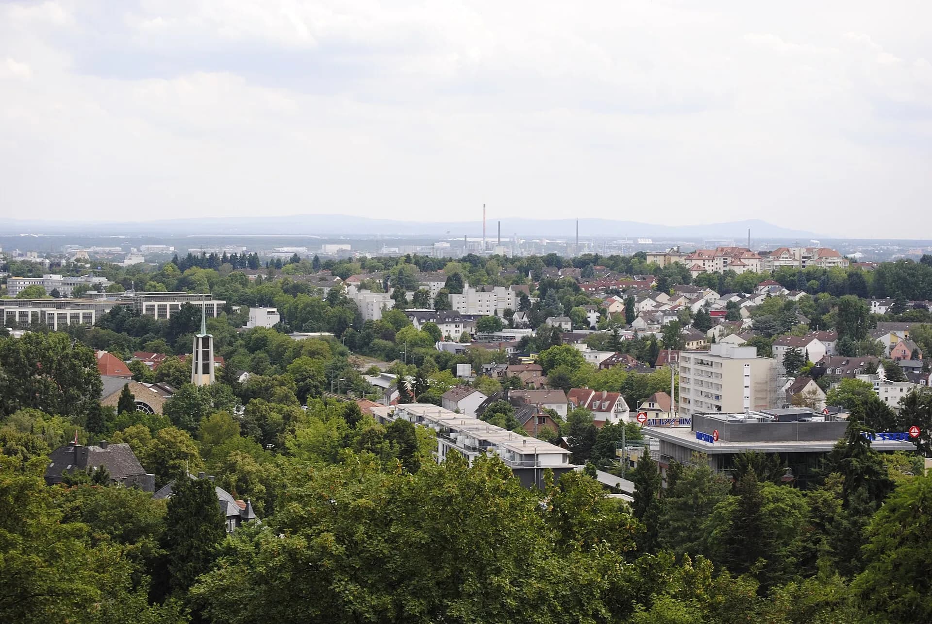 Blick vom Burgbergturm über Bad Soden am Taunus