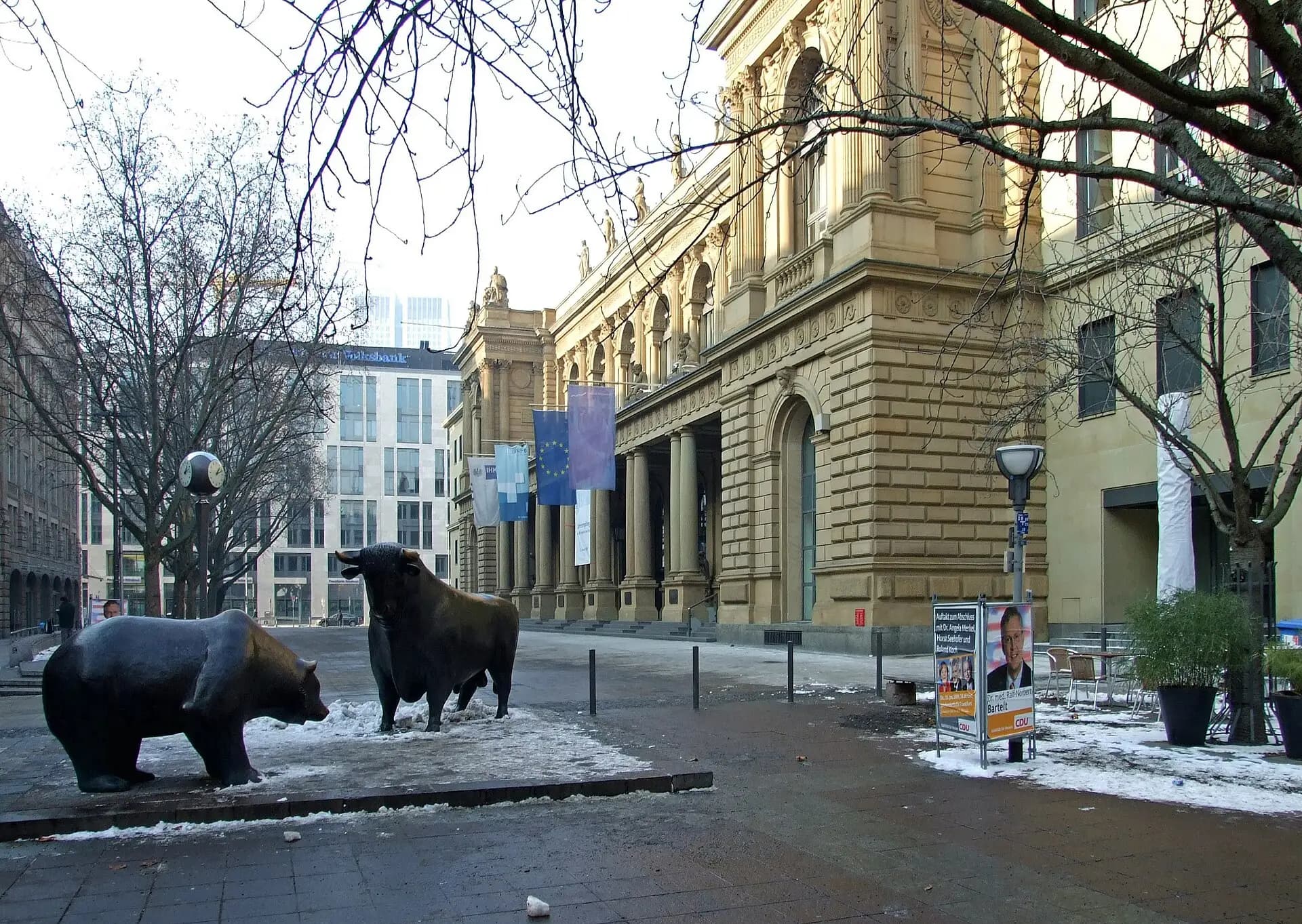 Bulle und Bär vor der Frankfurter Börse
