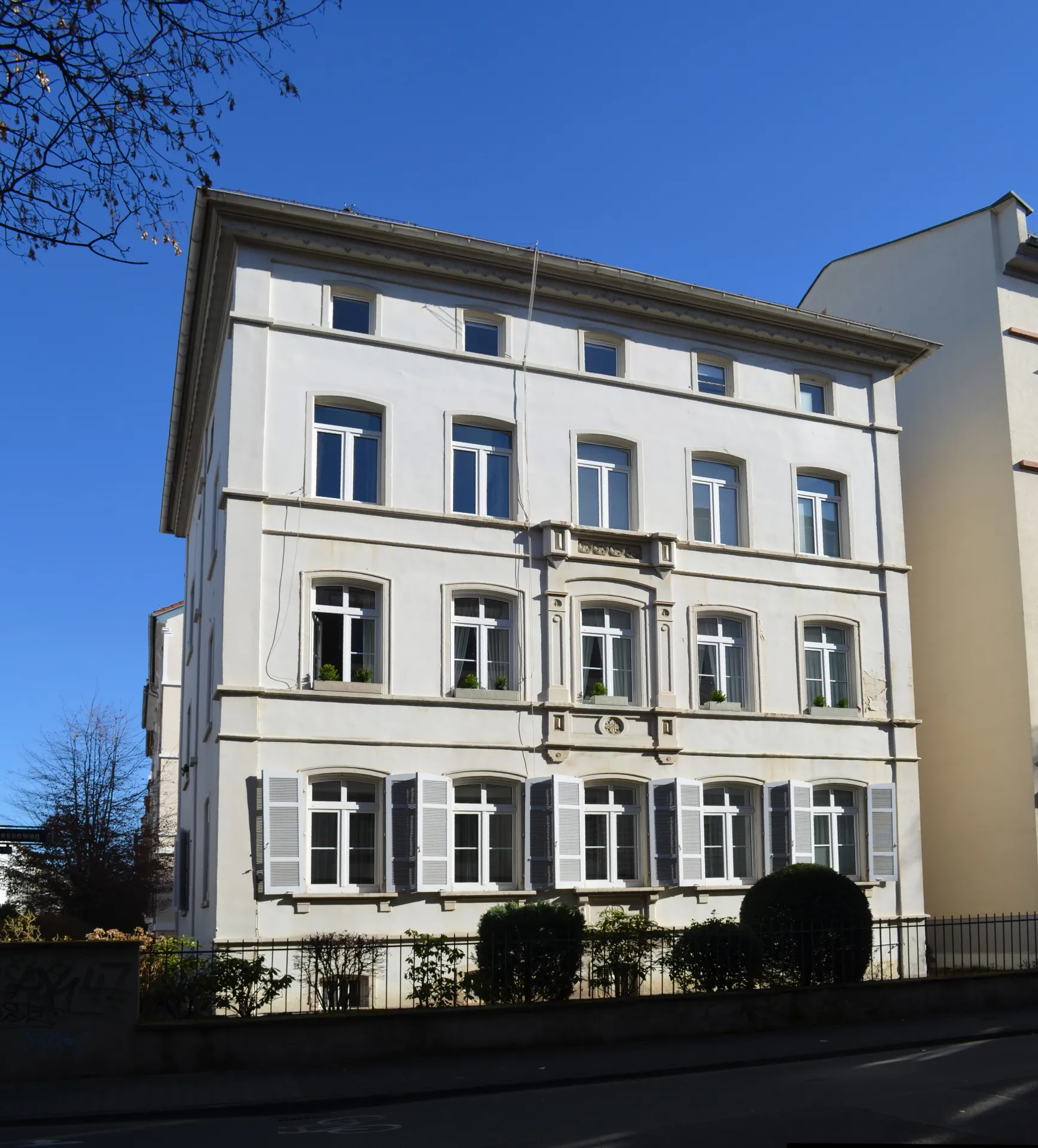 Klassizistische Villa am Bornwiesenweg im Frankfurter Nordend