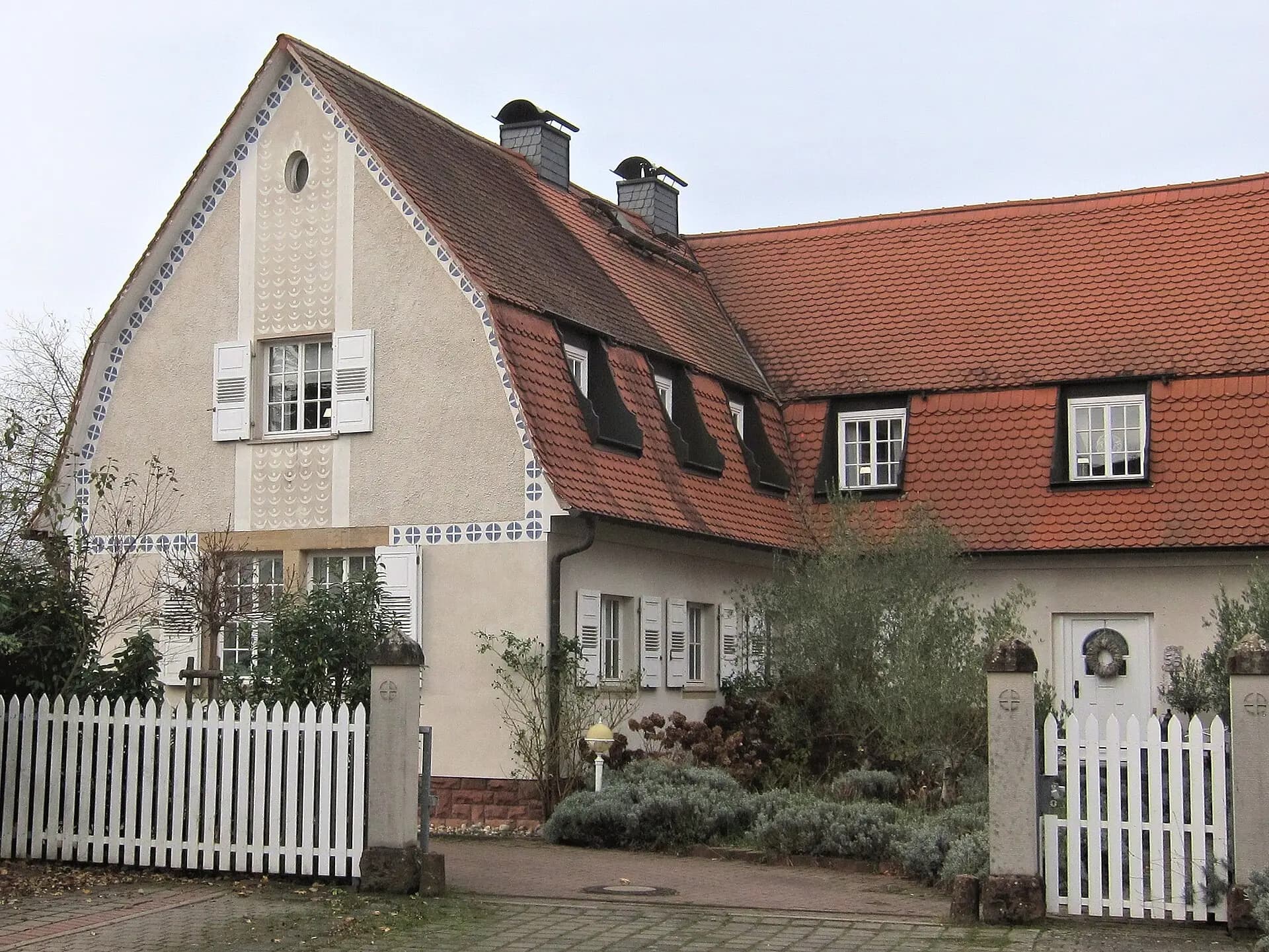 Hofeinfahrt des ehemaligen Marienhofs in Weiterstadt-Braunshardt