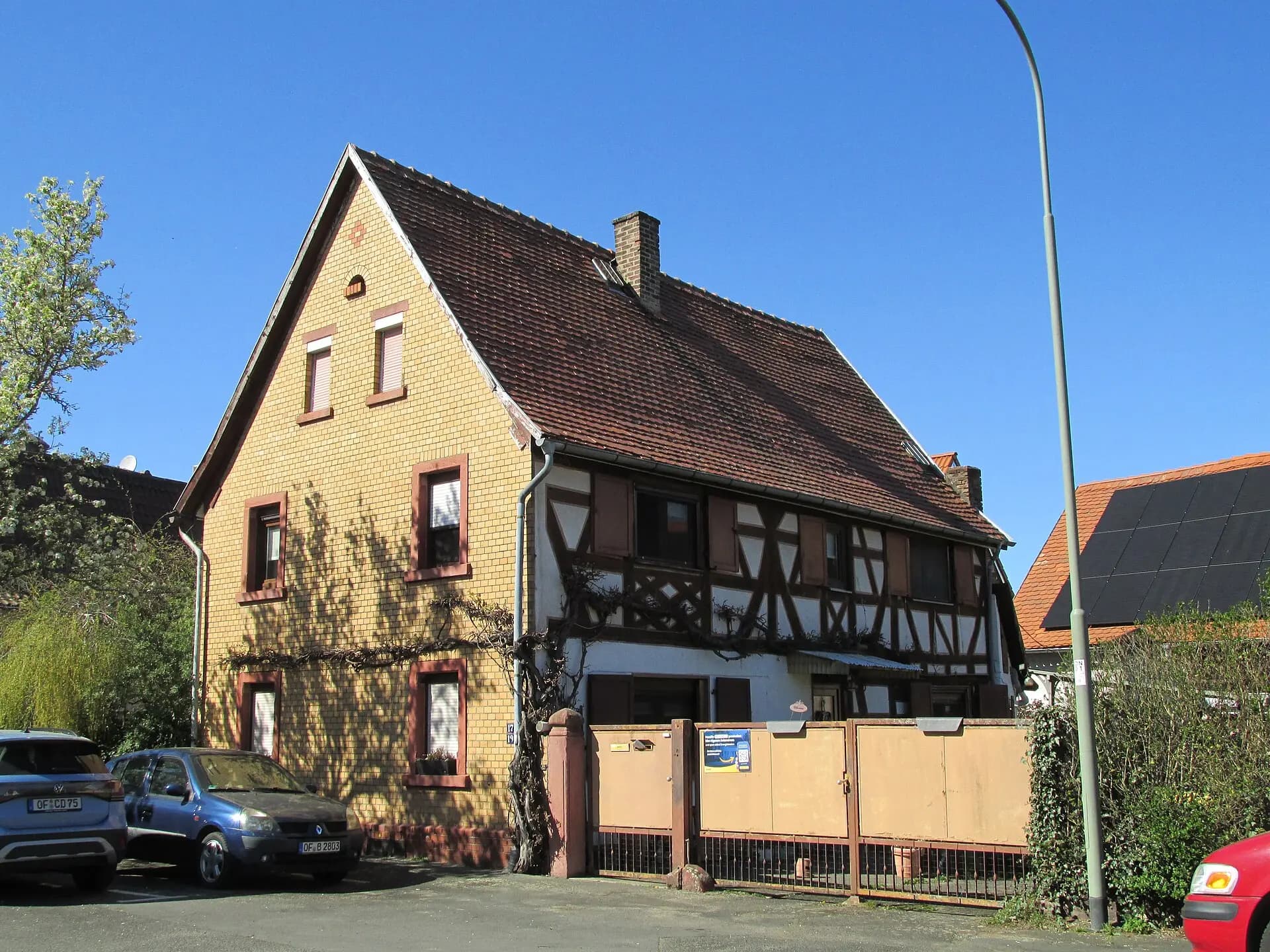 Breite Straße 19 an der Straßenecke in Offenbach-Rumpenheim
