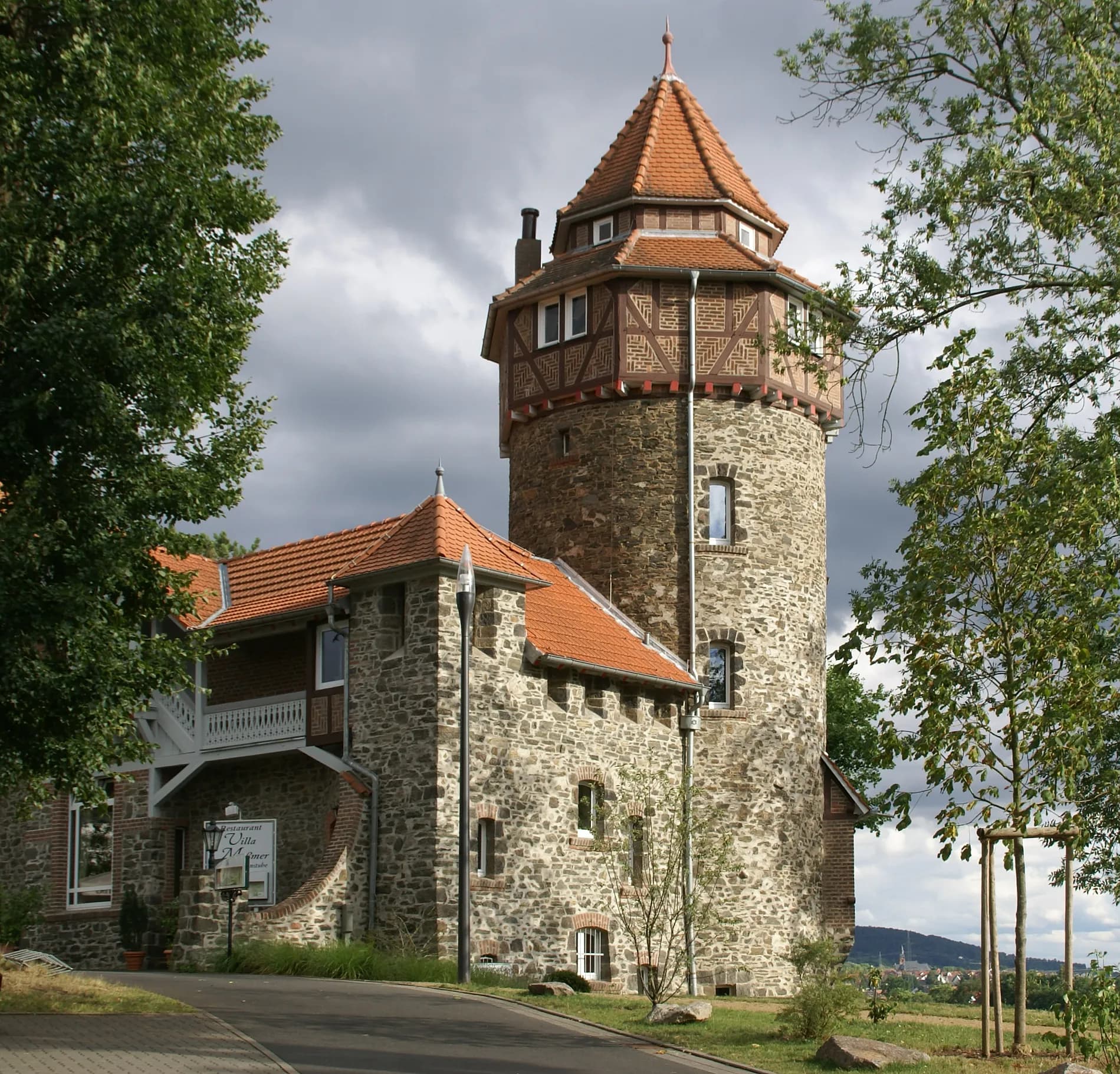 Historischer Turm in der Brentanostraße in Alzenau