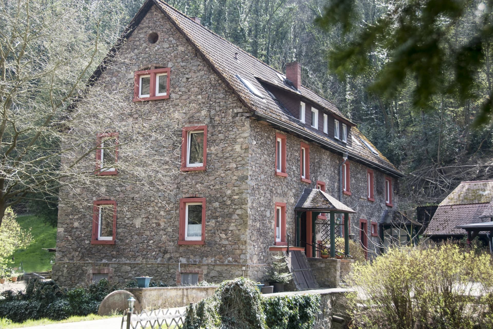 Bruchsteinhaus im Stettbacher Tal in Seeheim-Jugenheim