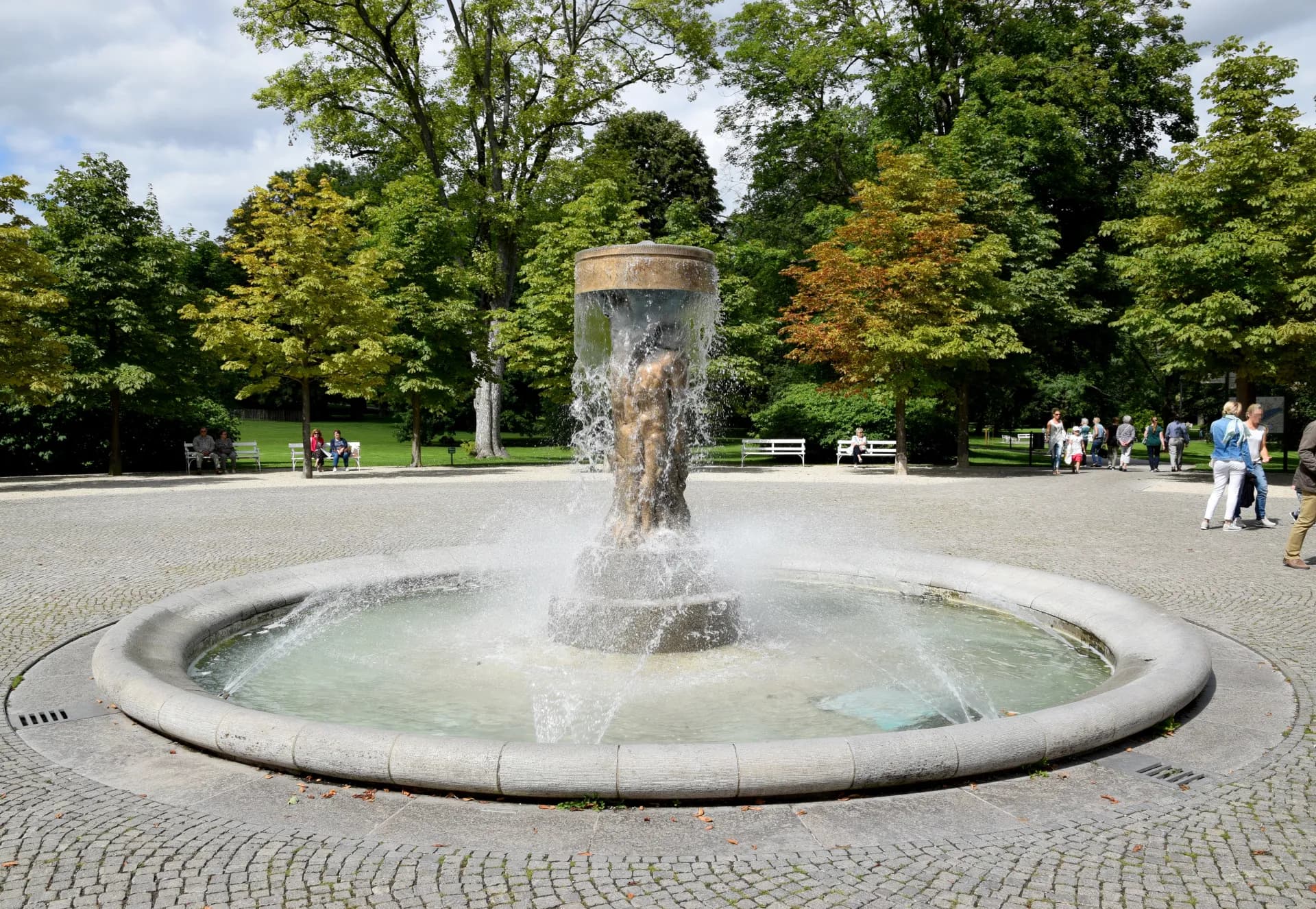 Brunnen am Kastanienrondell in Bad Nauheim