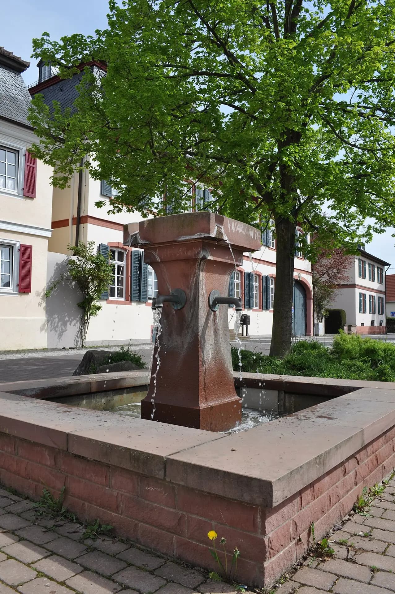 Brunnen am Walter-Greiff-Platz in Bad Vilbel-Dortelweil
