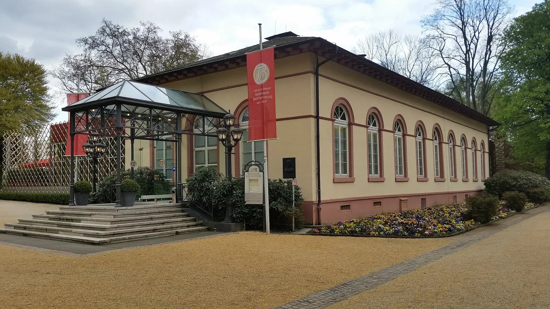 Brunnensälchen im Kurpark in Bad Homburg