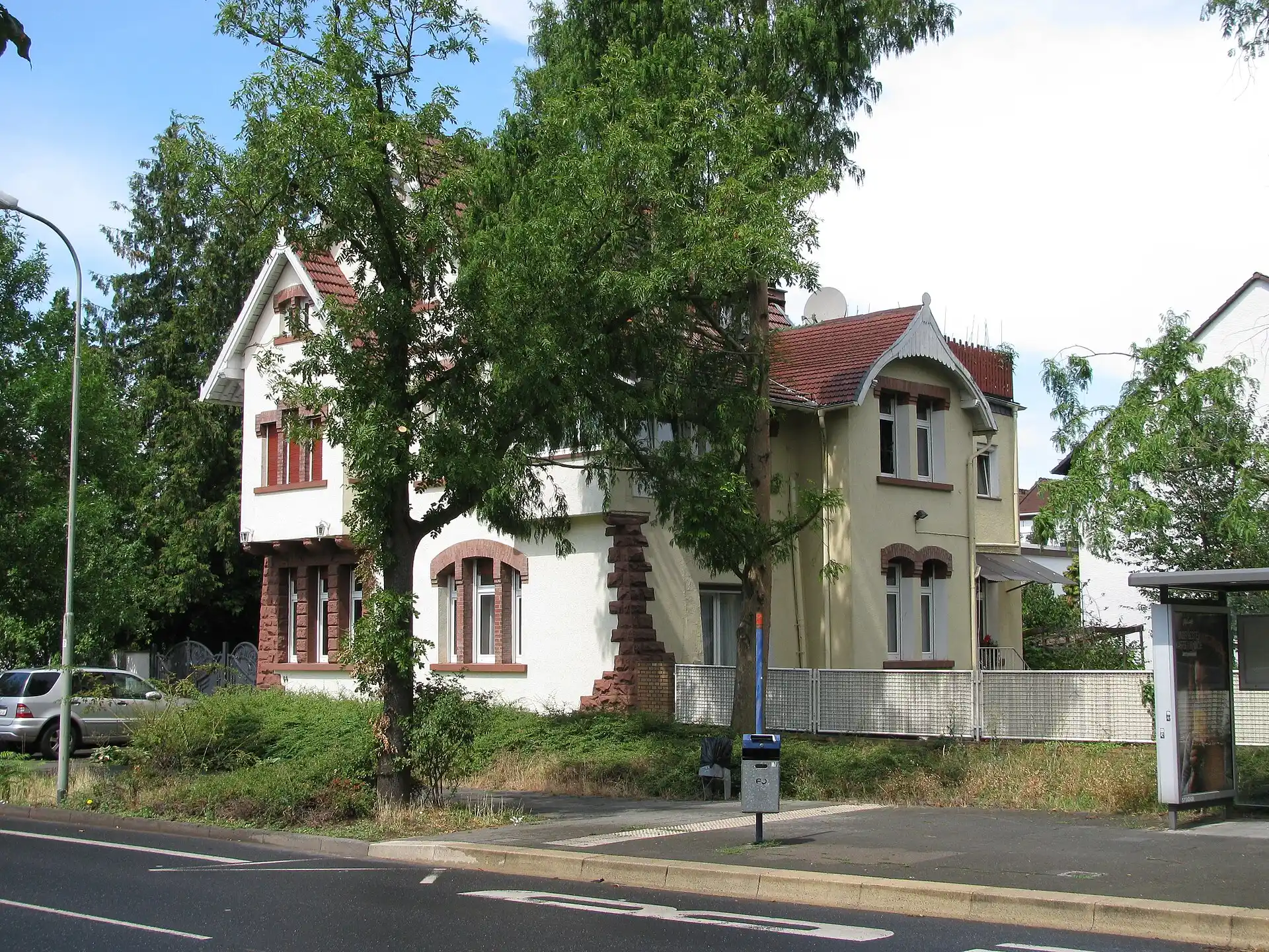 Wohnhäuser an der Buchhügelallee in Offenbach-Buchhügel