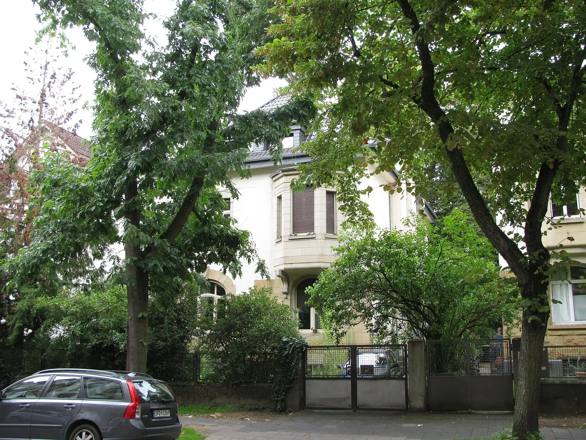 Villa mit Erker am Buchrainweg 9 in Offenbach-Buchrain